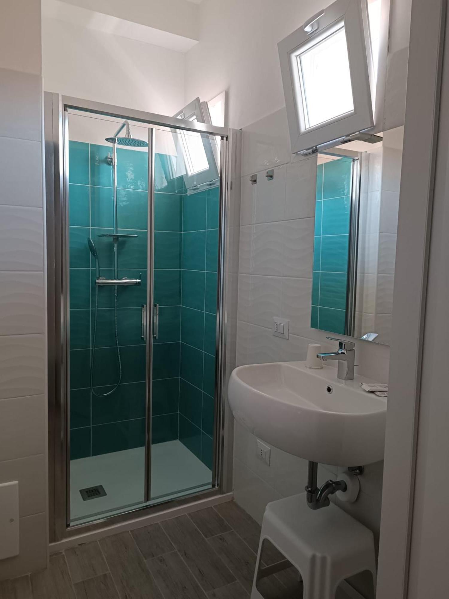Standard Double or Twin Room  - Photo 4