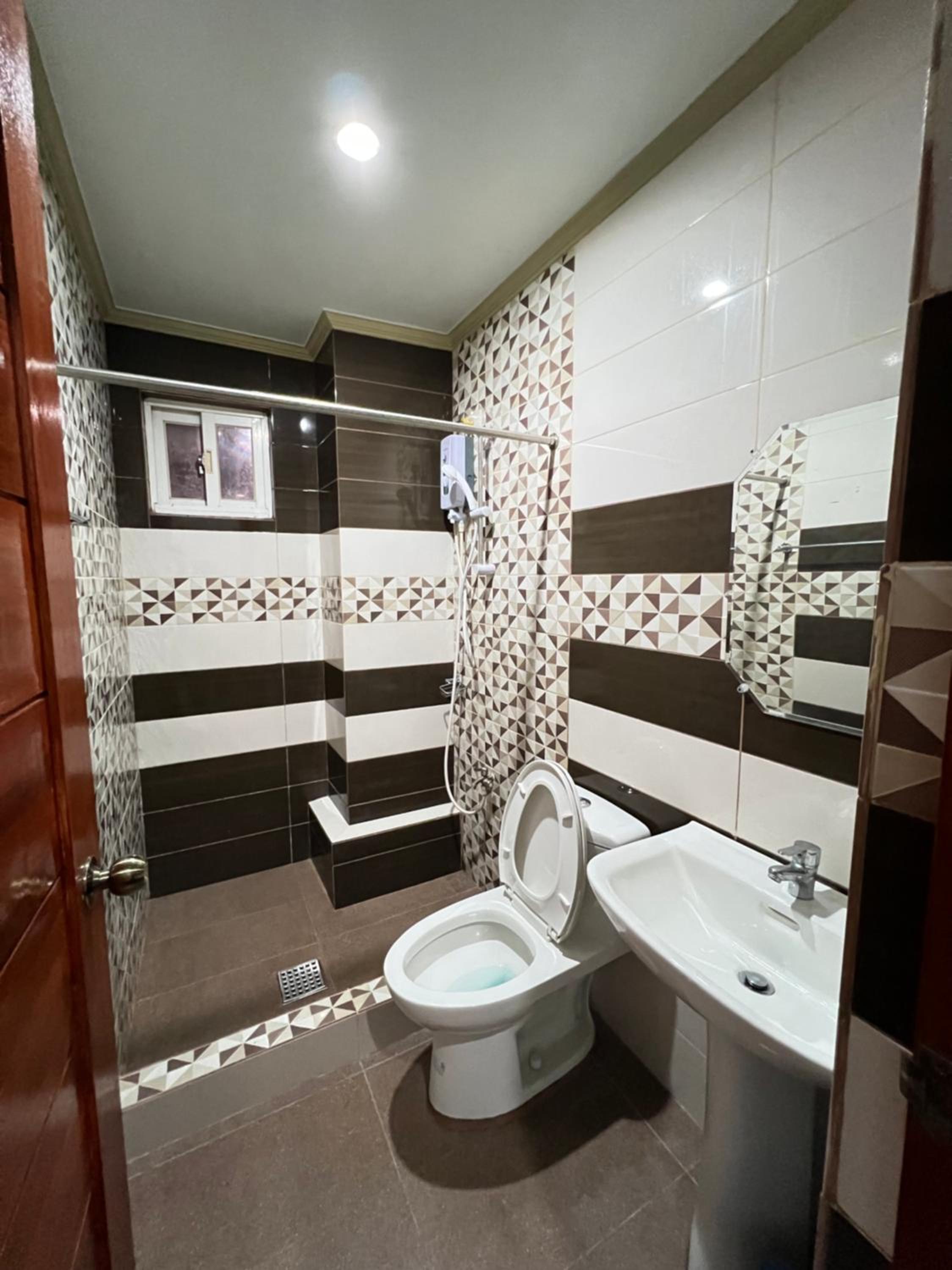 Triple Room with Bathroom - Photo 2