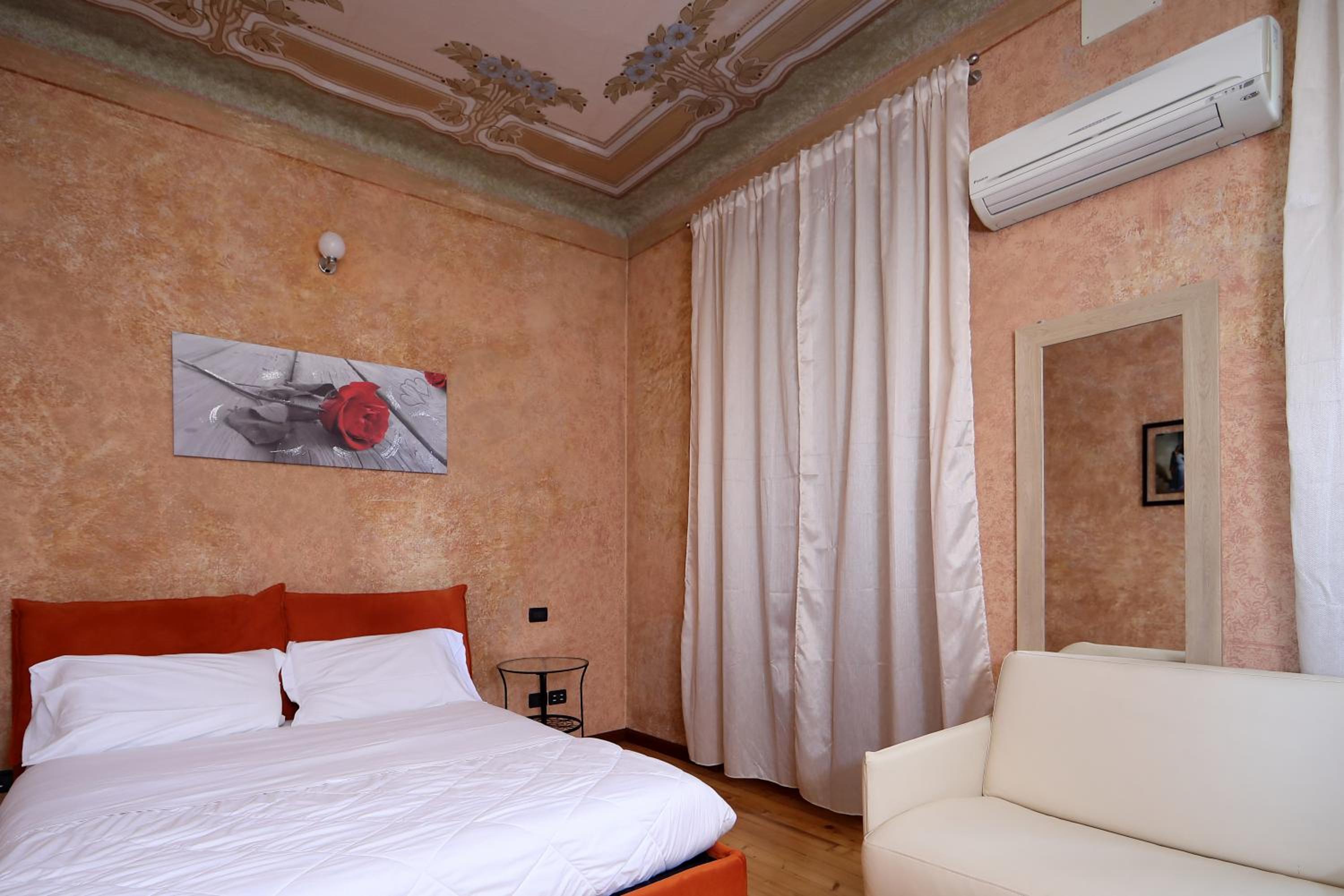 Two-Bedroom Apartment with Terrace - Photo 10