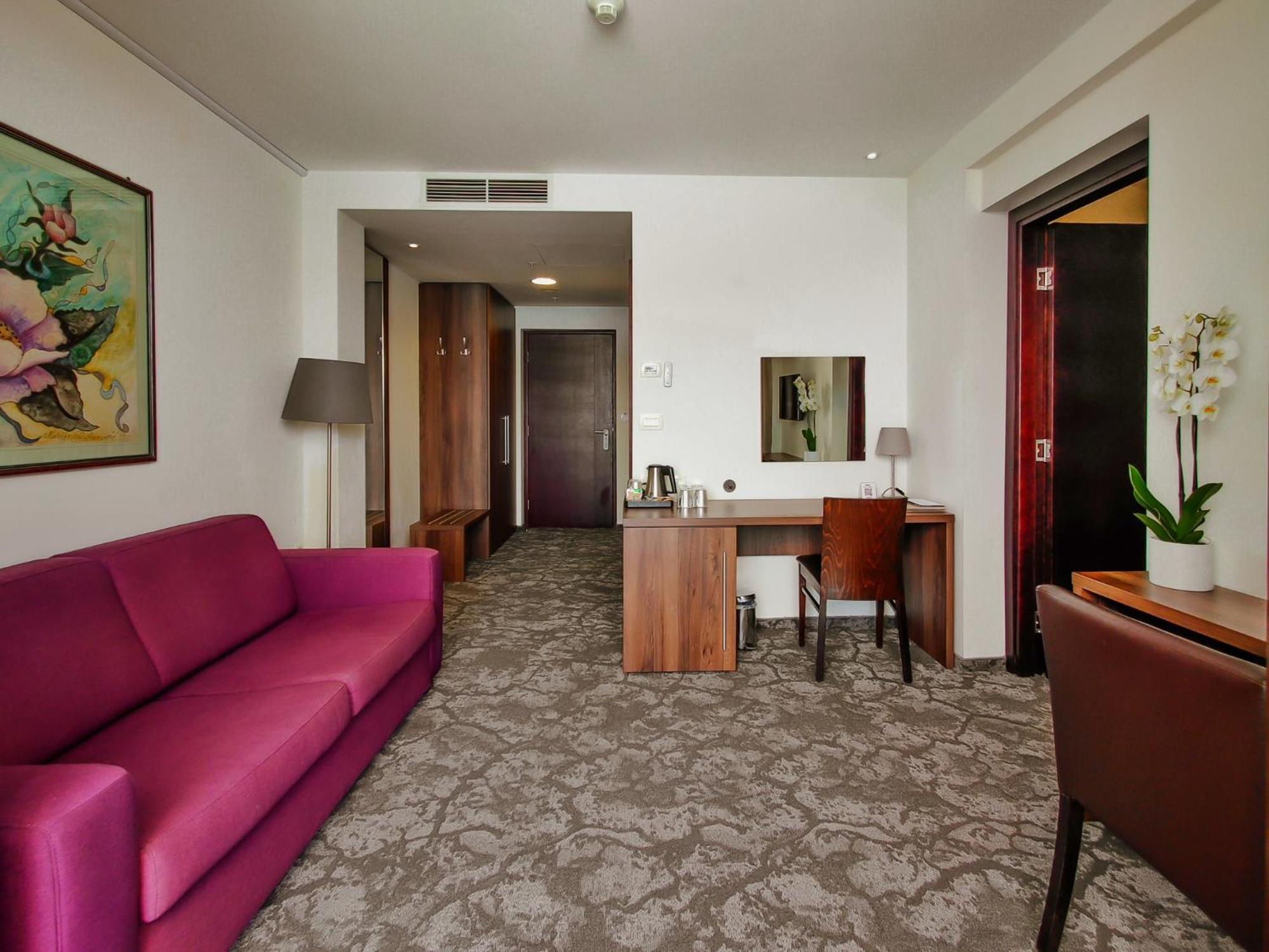 Two-Bedroom Suite with Terrace and Sea View photo 1