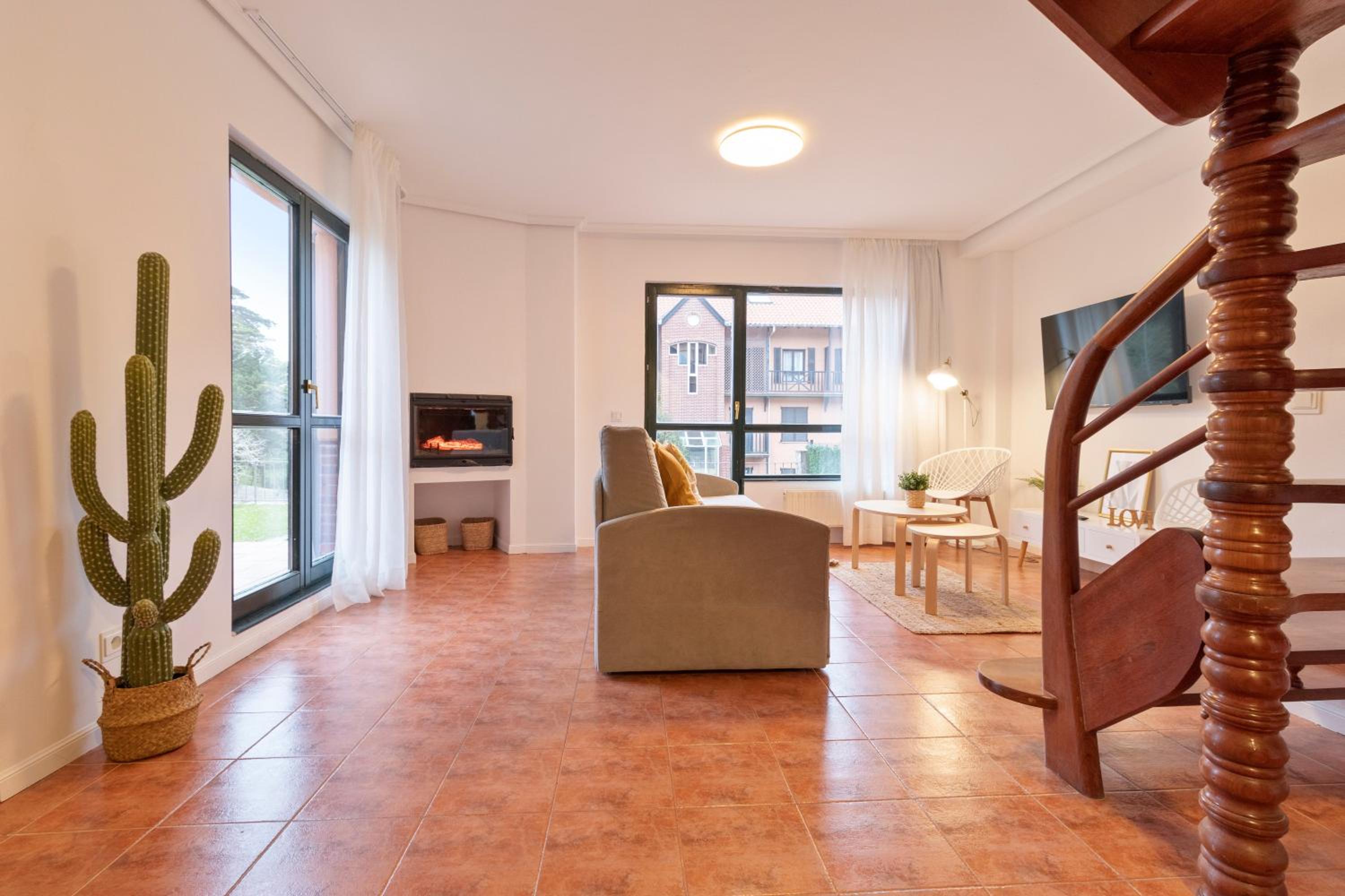 Apartamento dúplex superior de tres habitaciones con jardín (6-8 adultos)