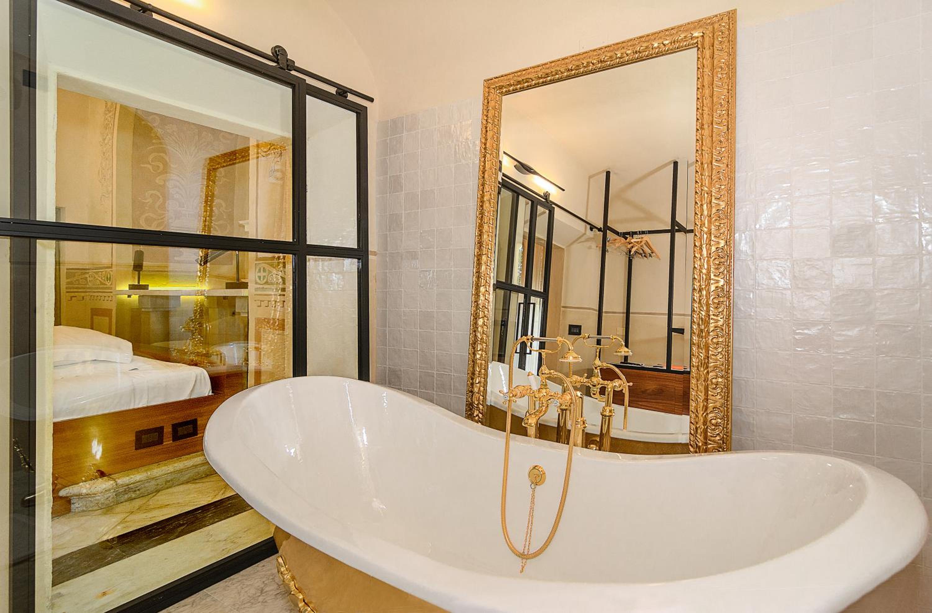 Deluxe Suite photo 2