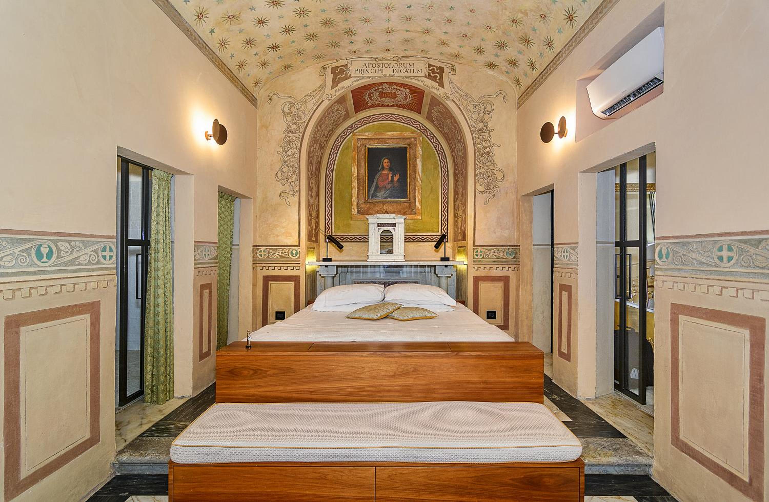 Deluxe Suite photo 3