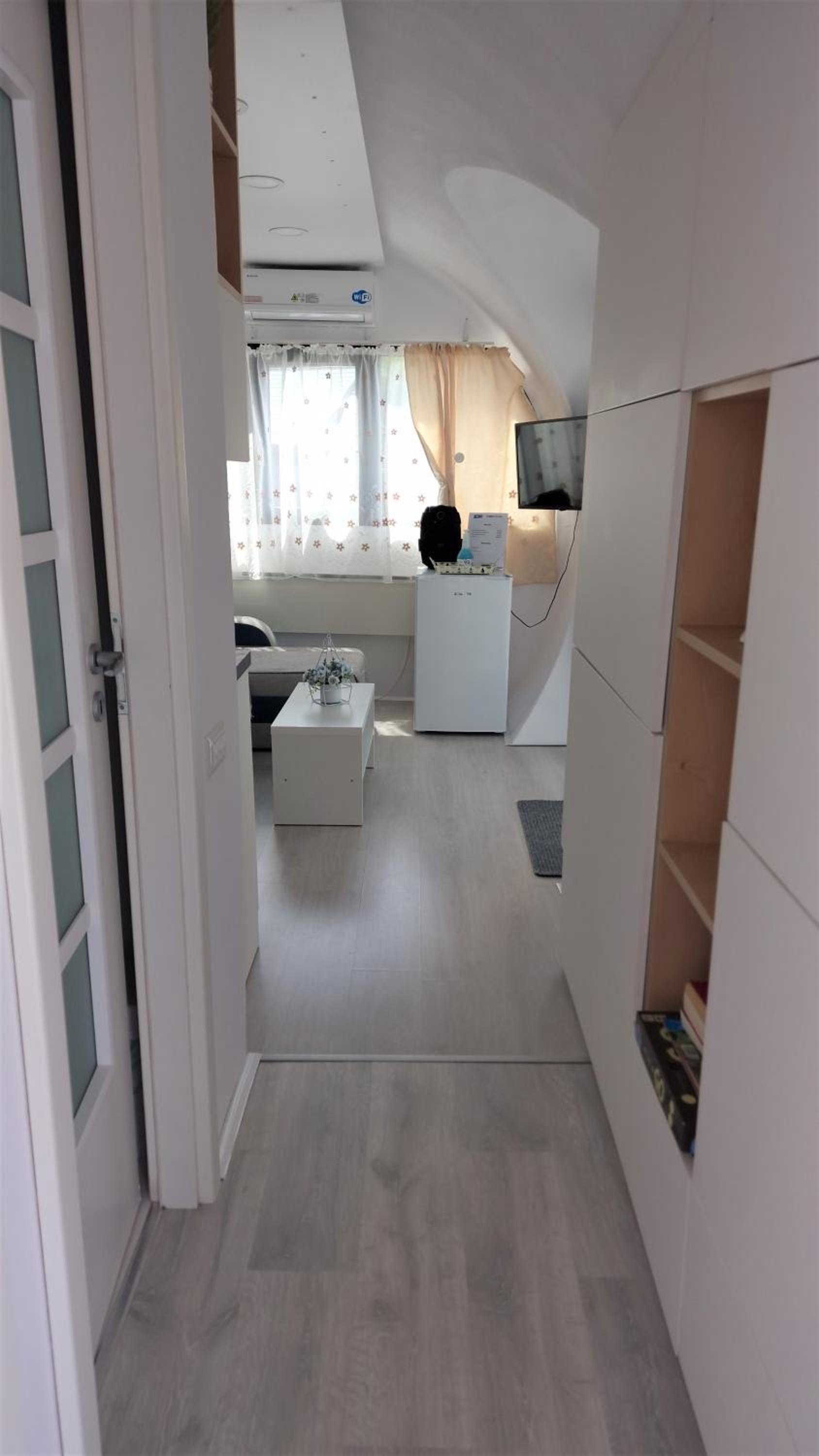 One-Bedroom House photo 1