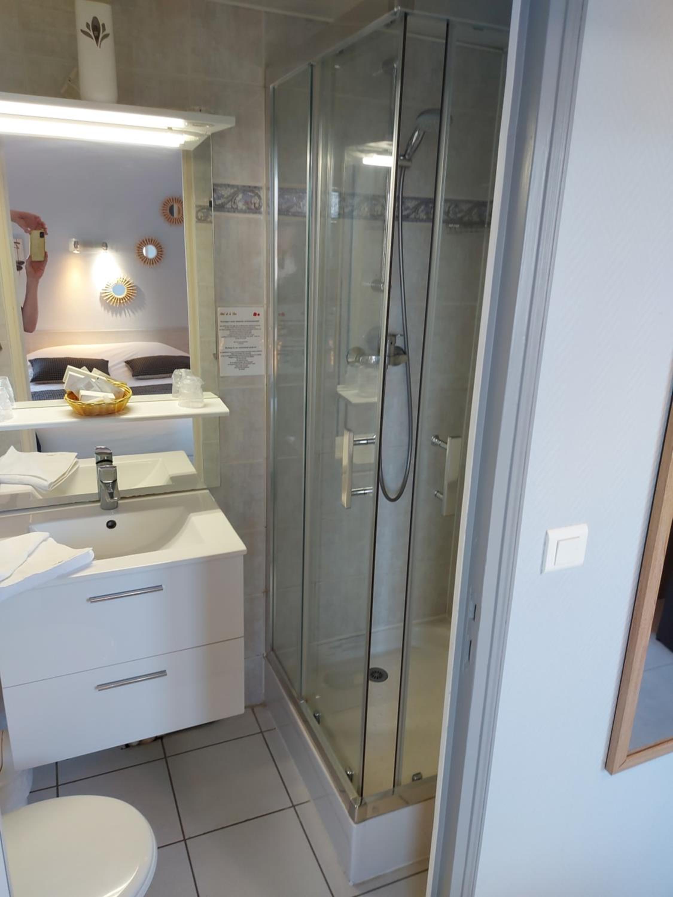 Double Room (1 - 2 Adults) - Photo 33