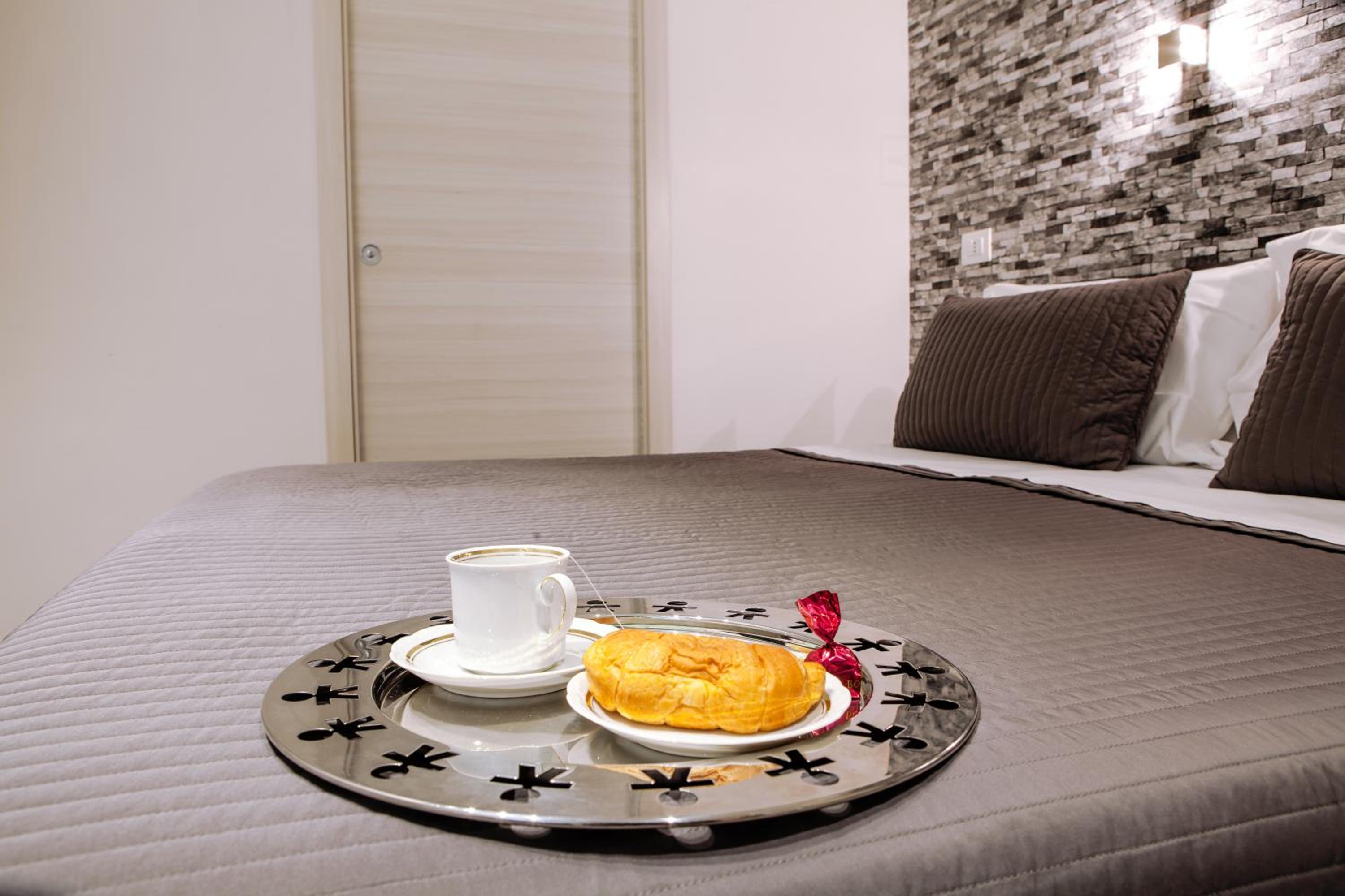 Double Room with Private Bathroom - Photo 1