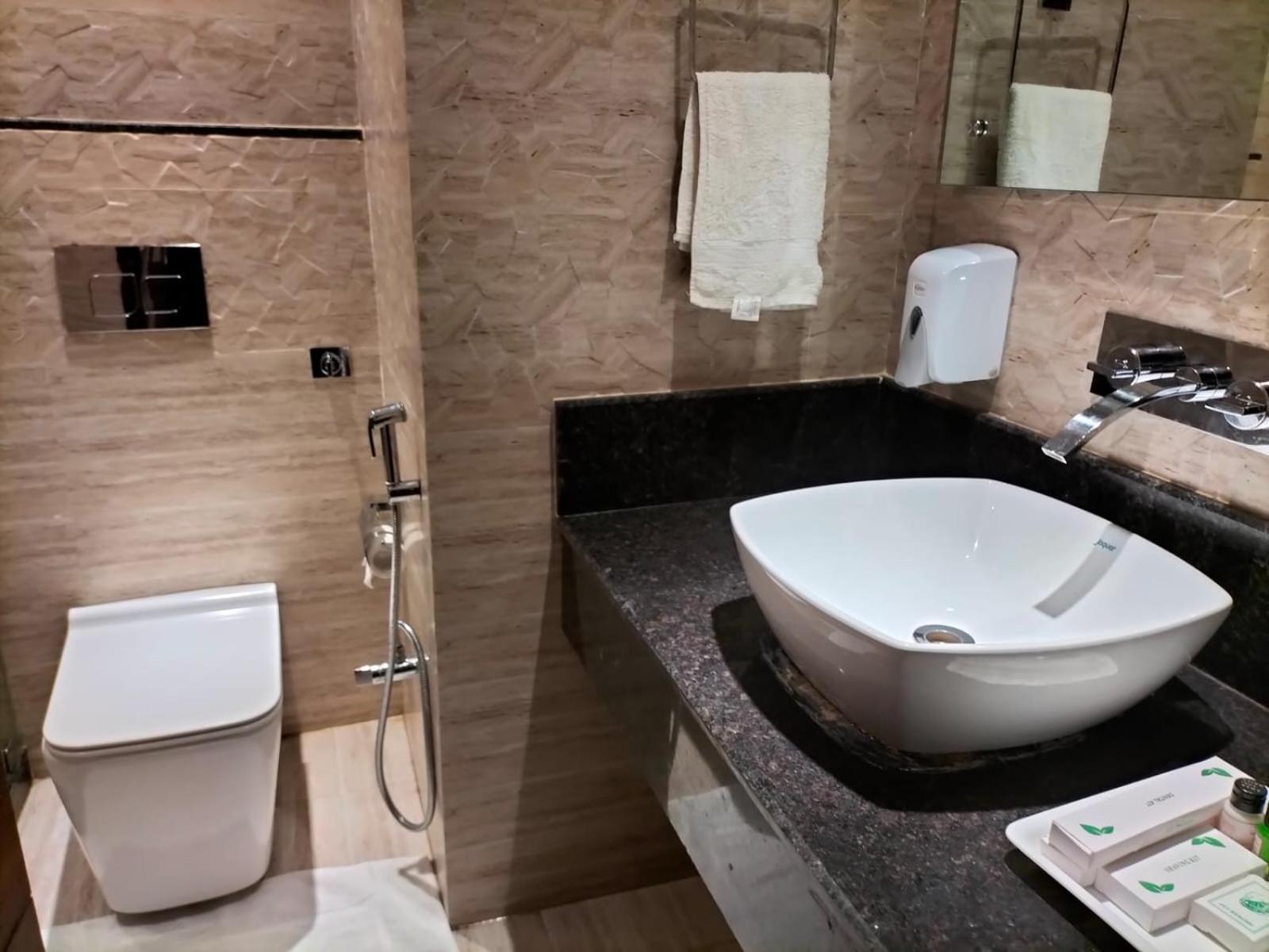 Royal Executive Suite with Garden View photo 3