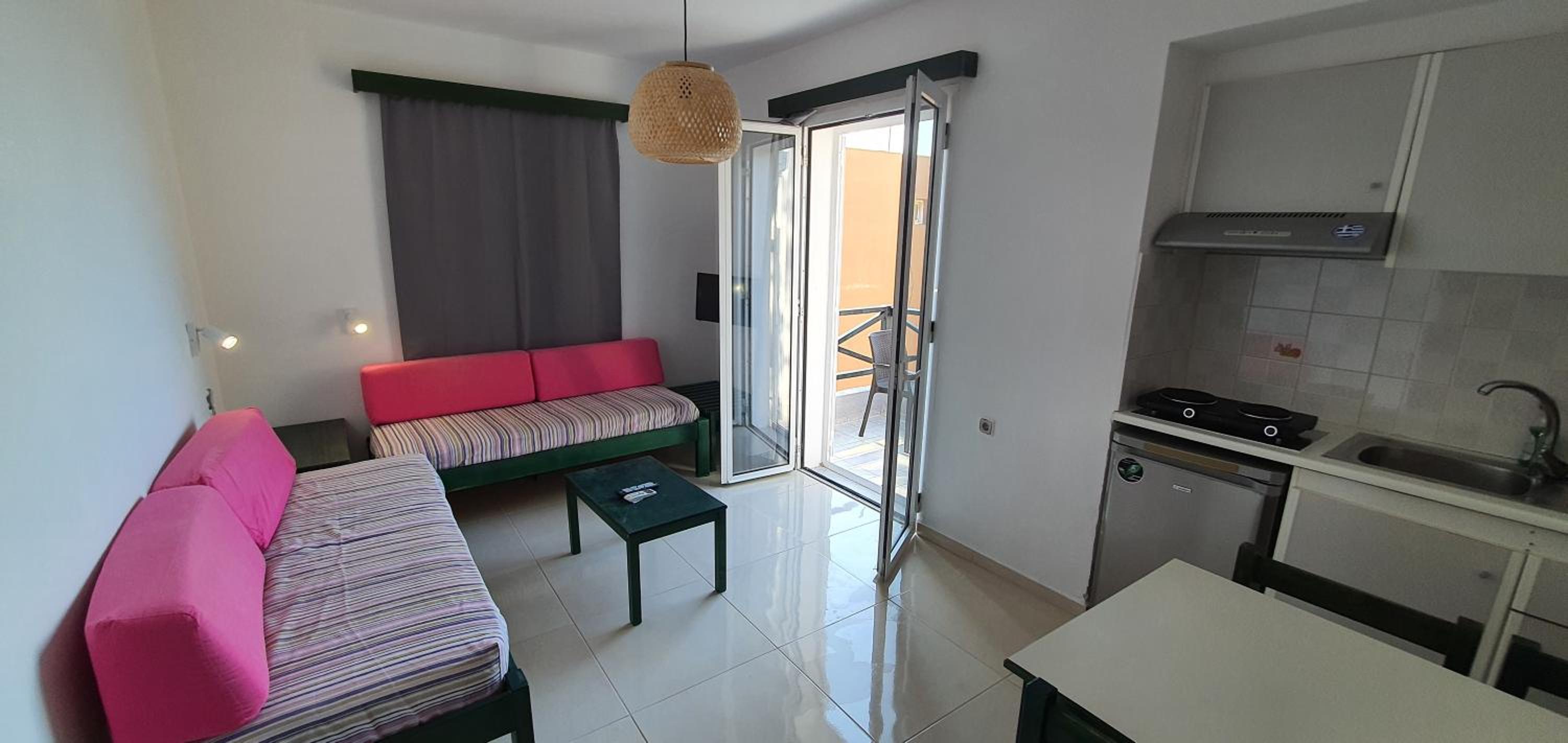 One-Bedroom Apartment with Sea View photo 1
