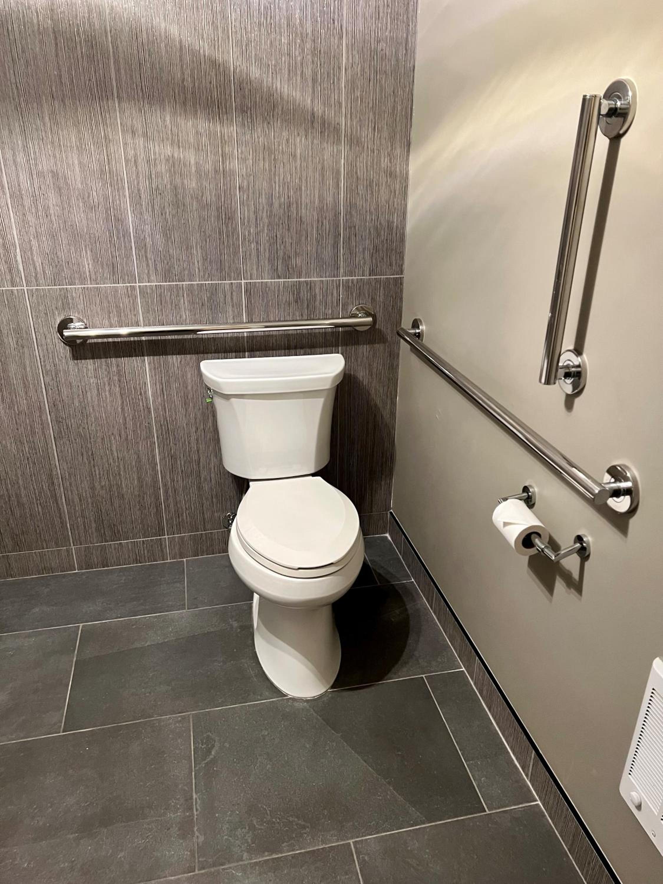 Queen Room - Disability Access photo 3