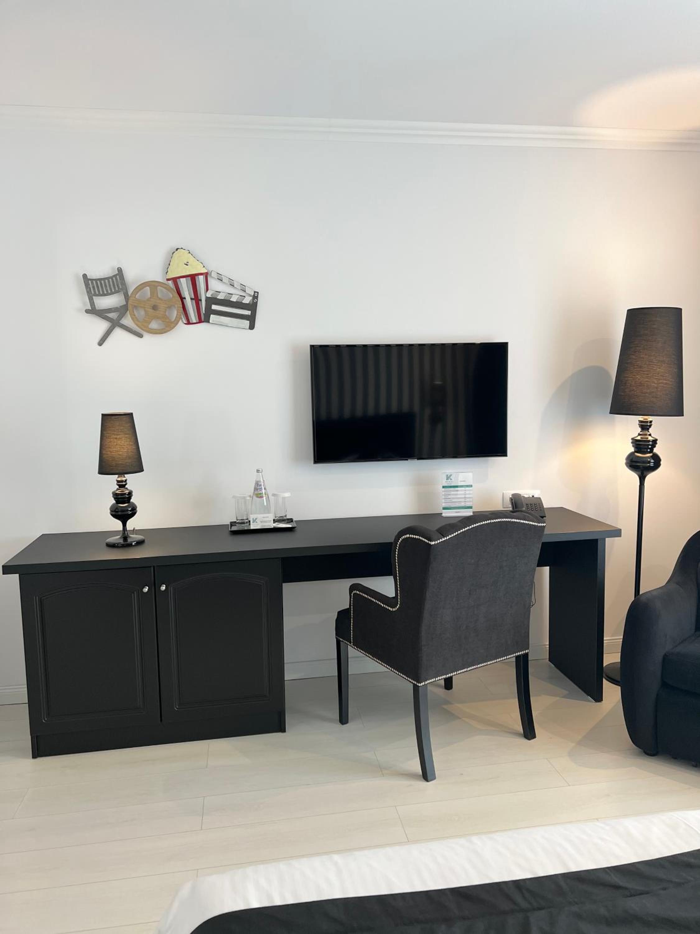 Deluxe Double or Twin Room with Balcony - Photo 7