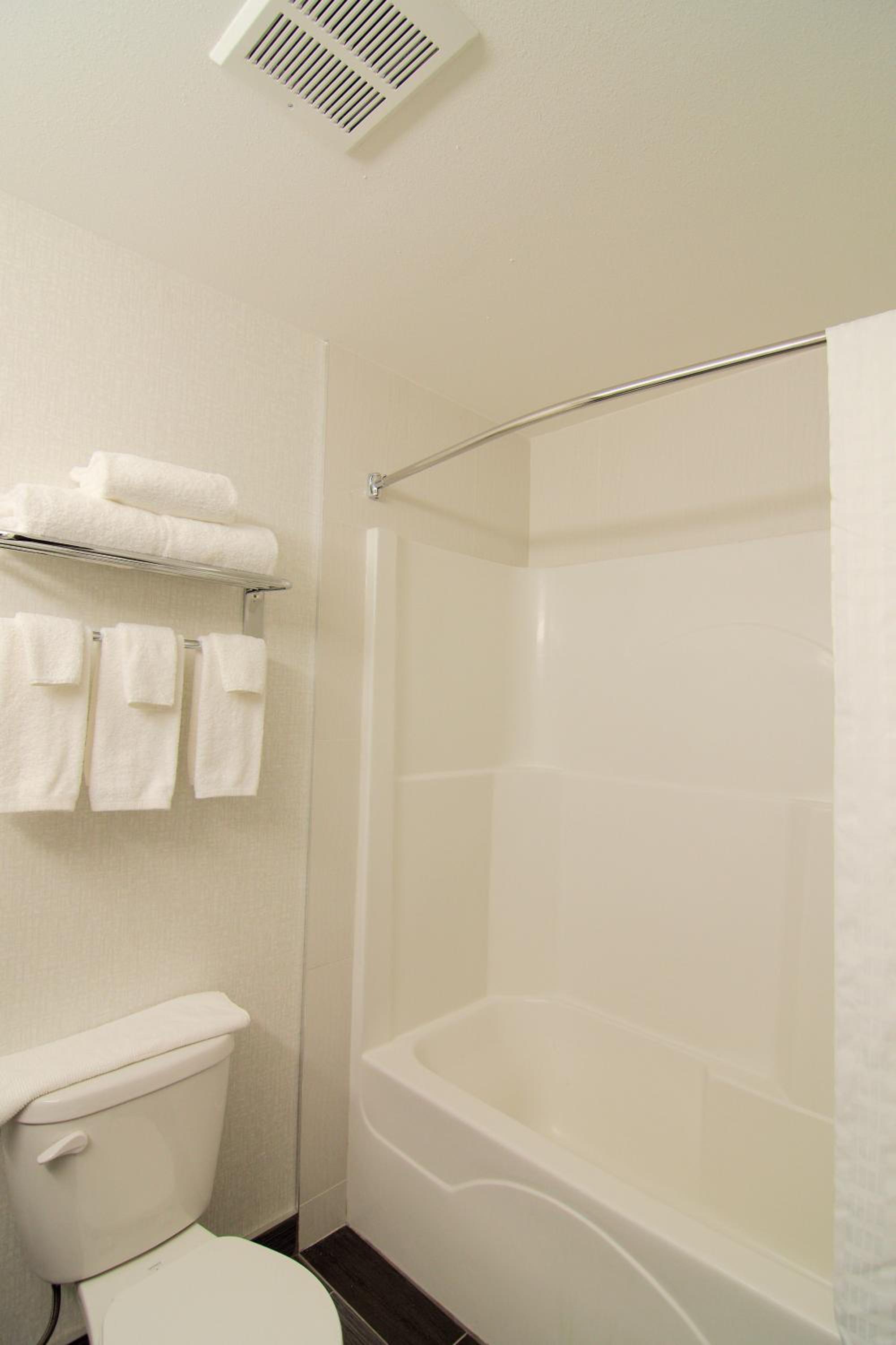 Kitchenette Suite- 2 queen beds photo 2