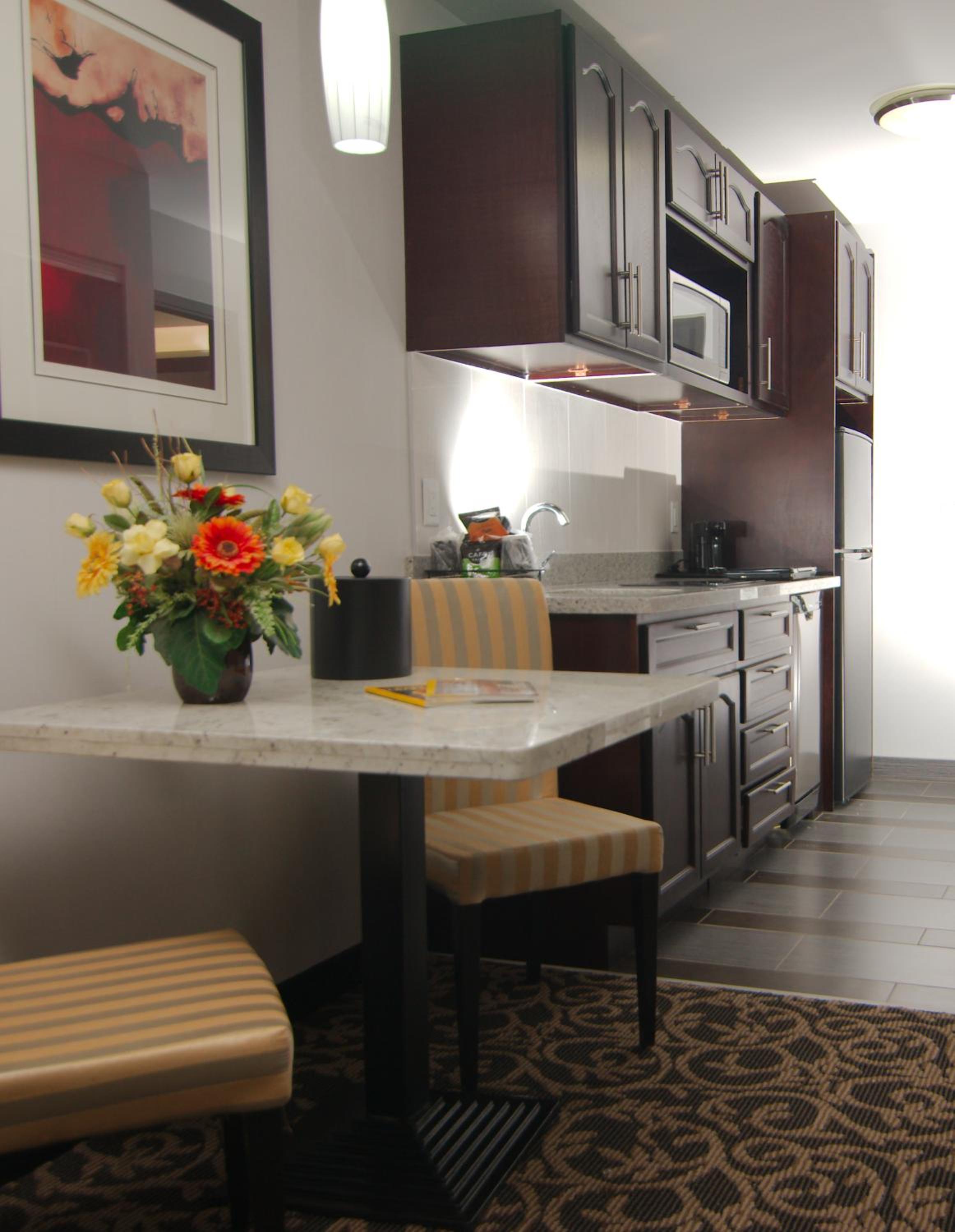 Kitchenette Suite - 1 King Bed photo 2