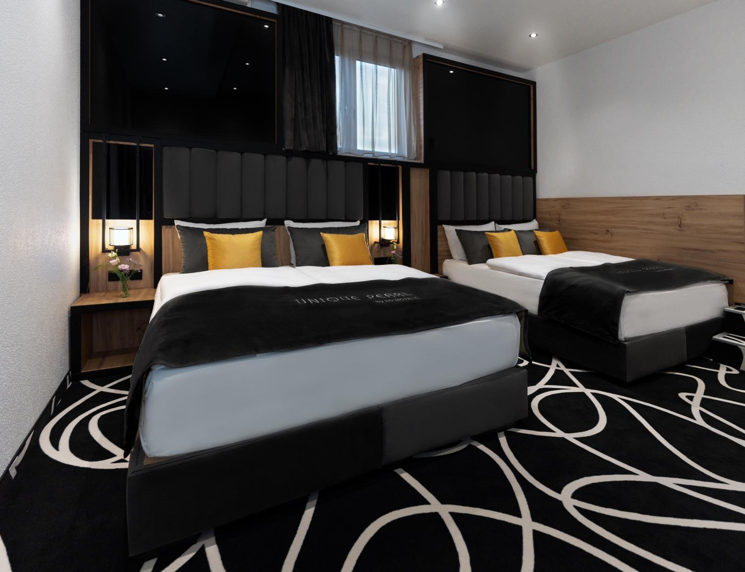 Family Double Room - Photo 1
