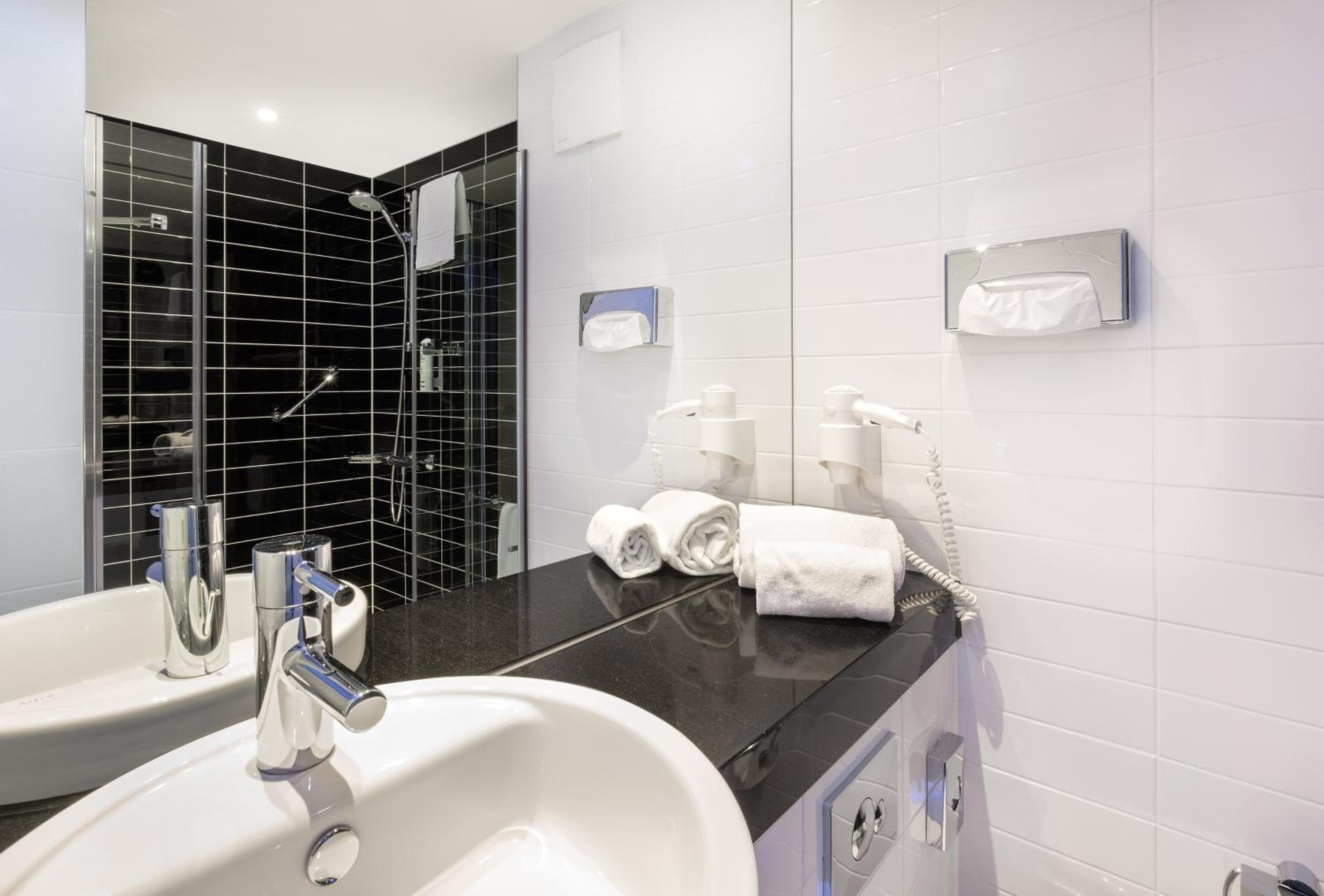 Standard Queen Room - Disability Access photo 2