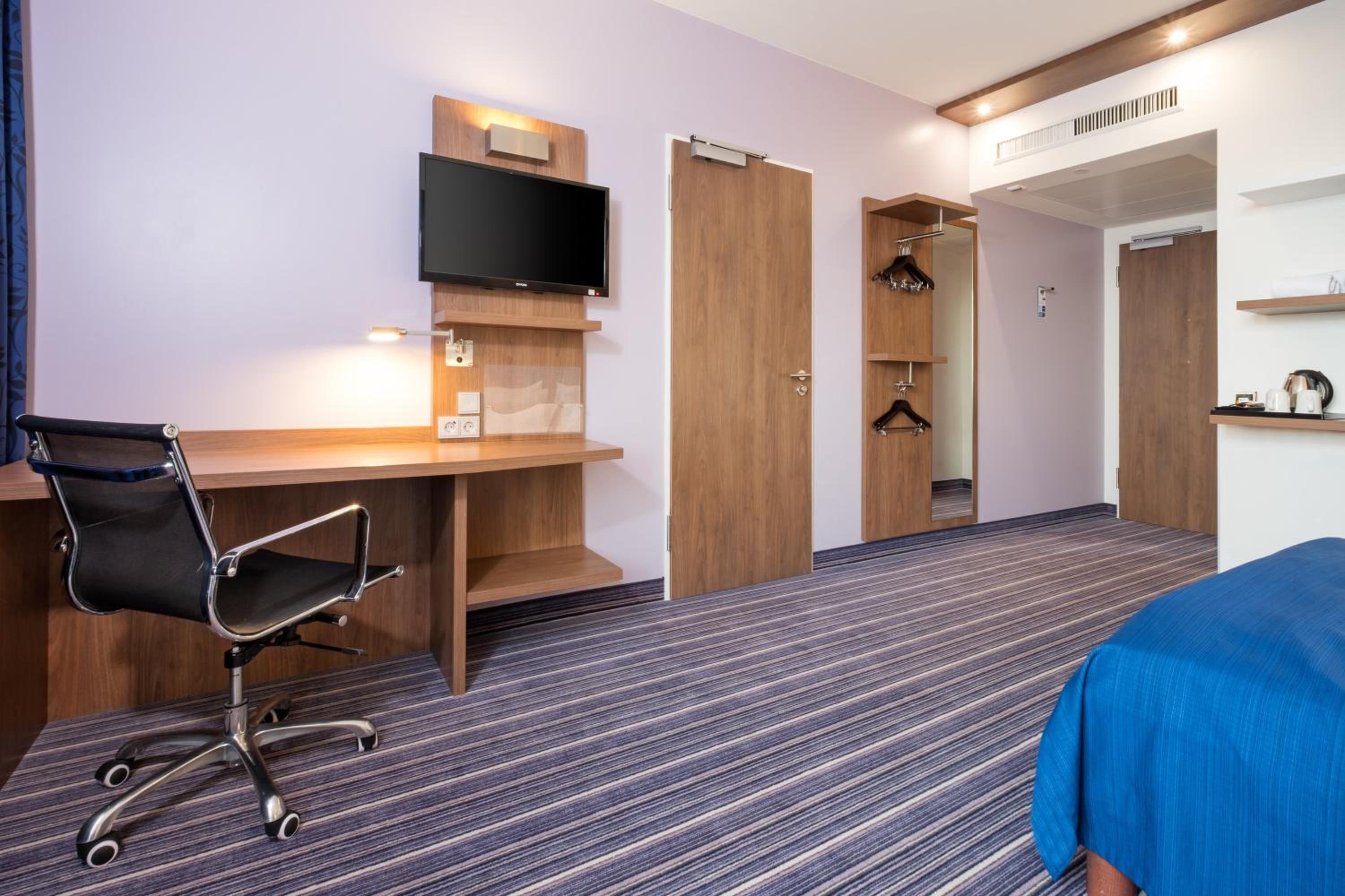 Standard Queen Room - Disability Access photo 3