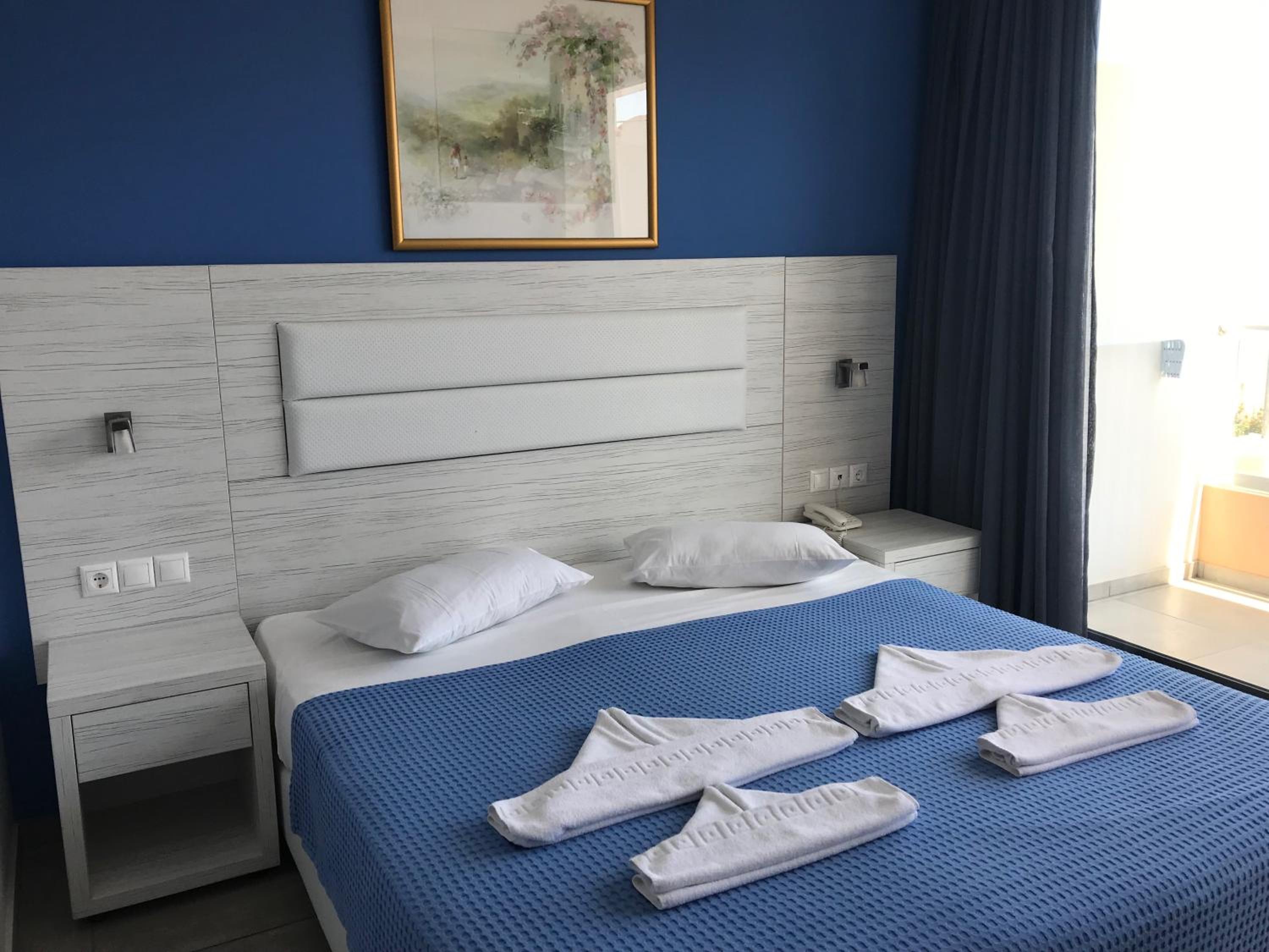 Triple Room with Pool View