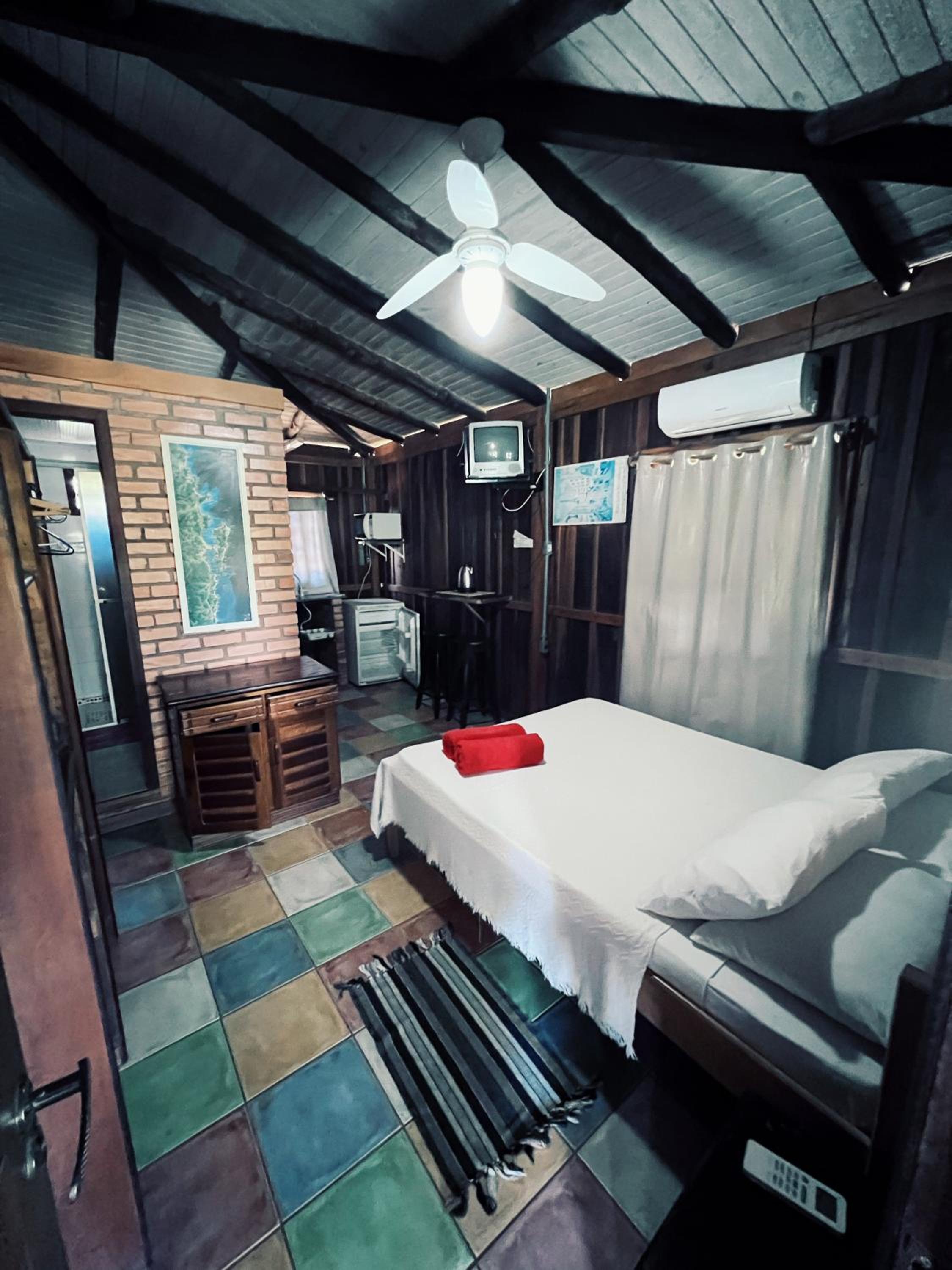 Suite with Pool View - Photo 5
