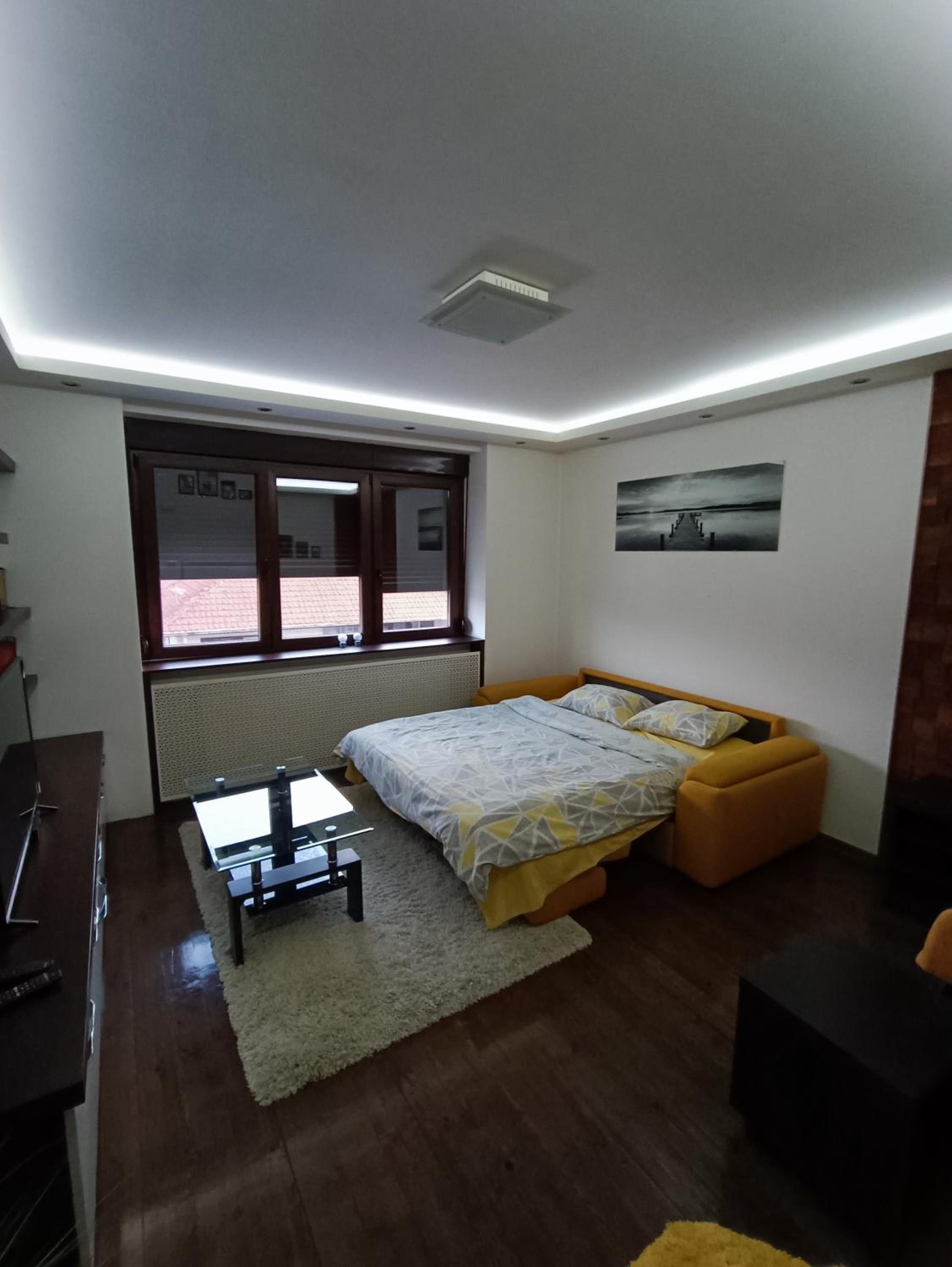 Apartment photo 1