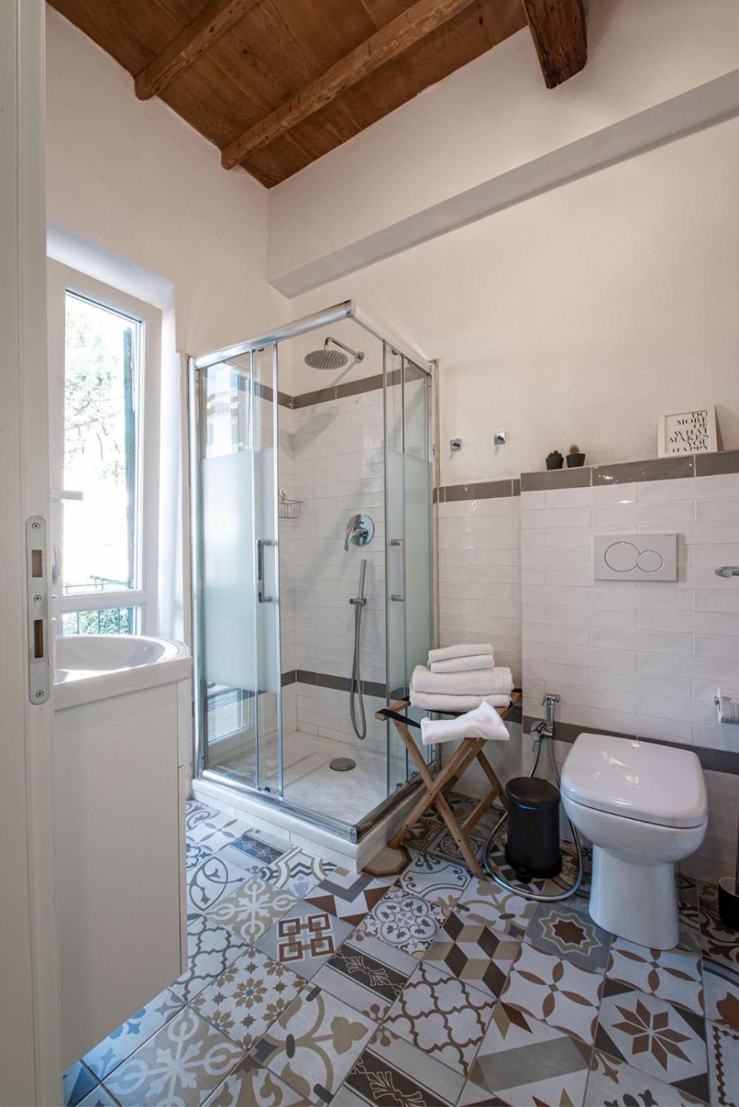 Deluxe Double Room with Balcony and Bath