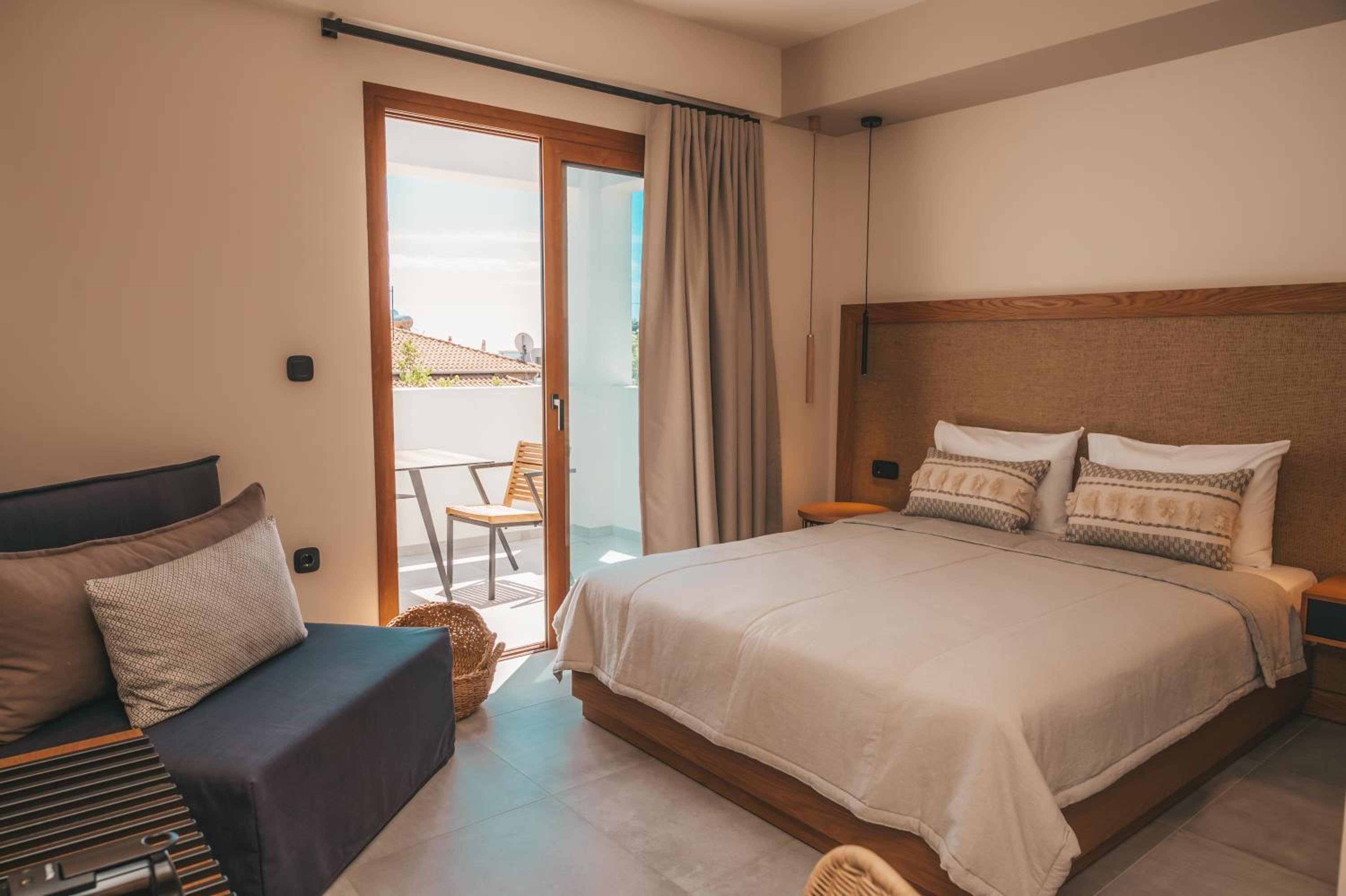 Deluxe Double Room with Balcony and Sea View photo 1