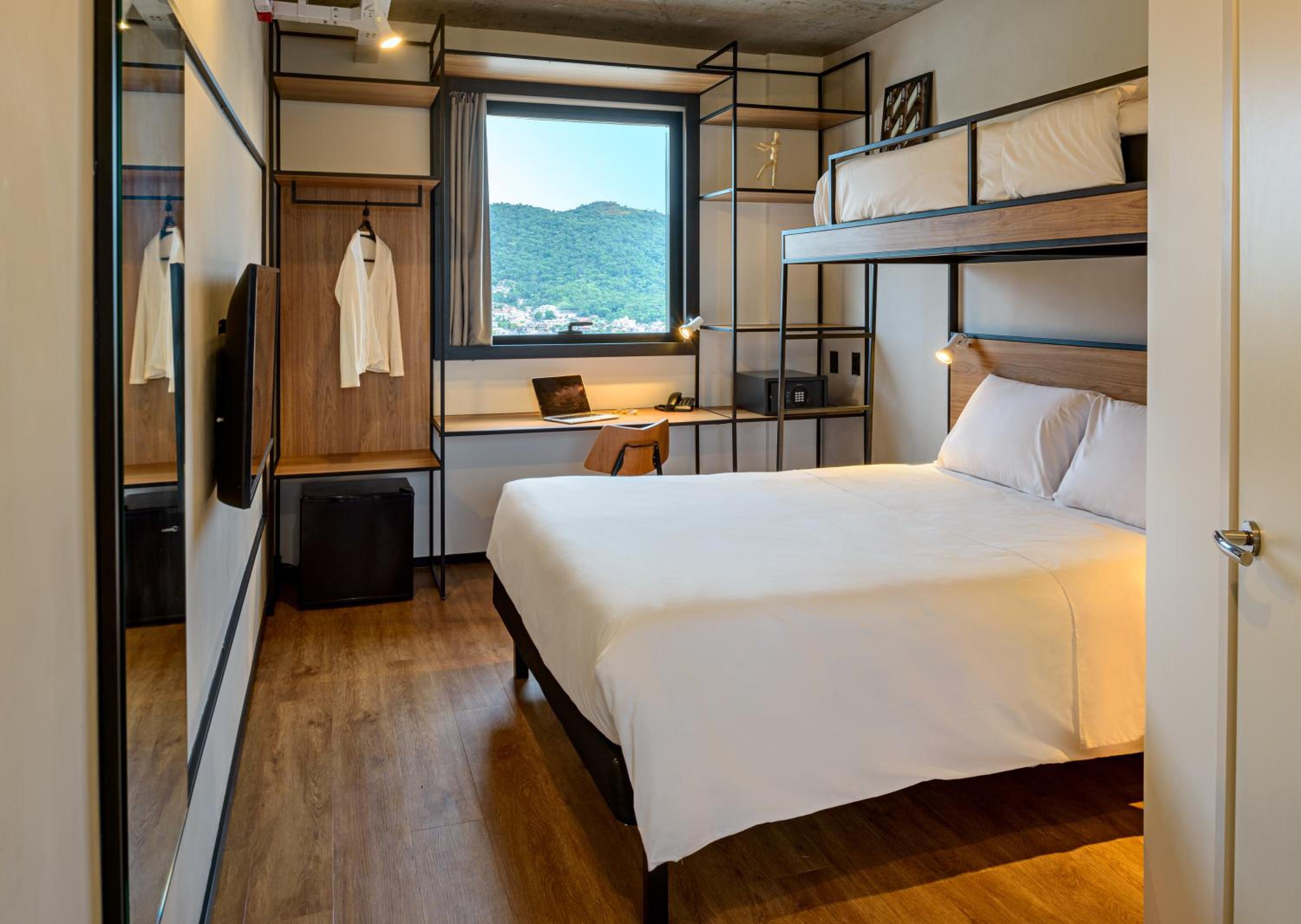 Standard Room with One Double  and One Bunk Bed photo 1