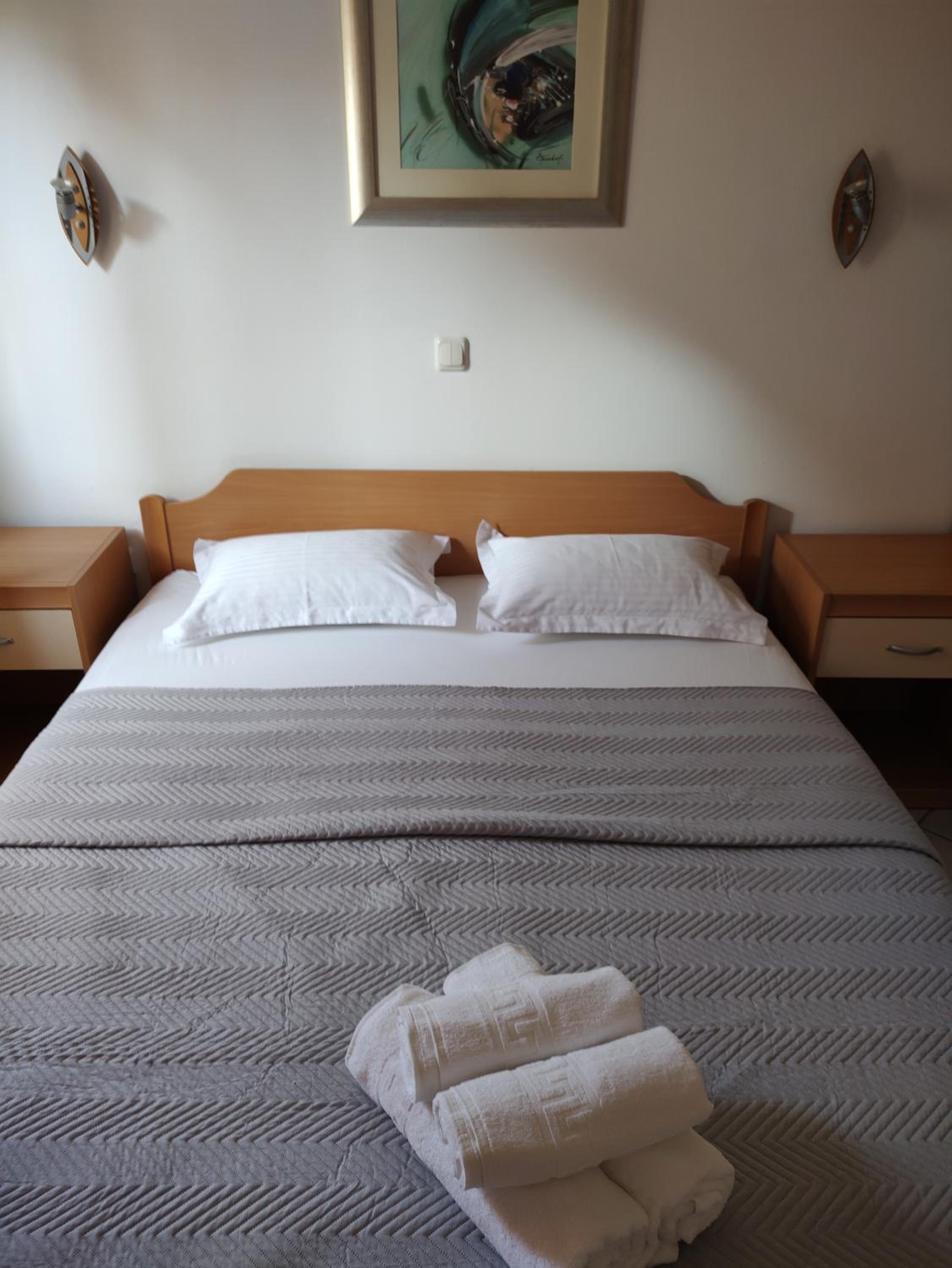 One-Bedroom Apartment - Photo 9