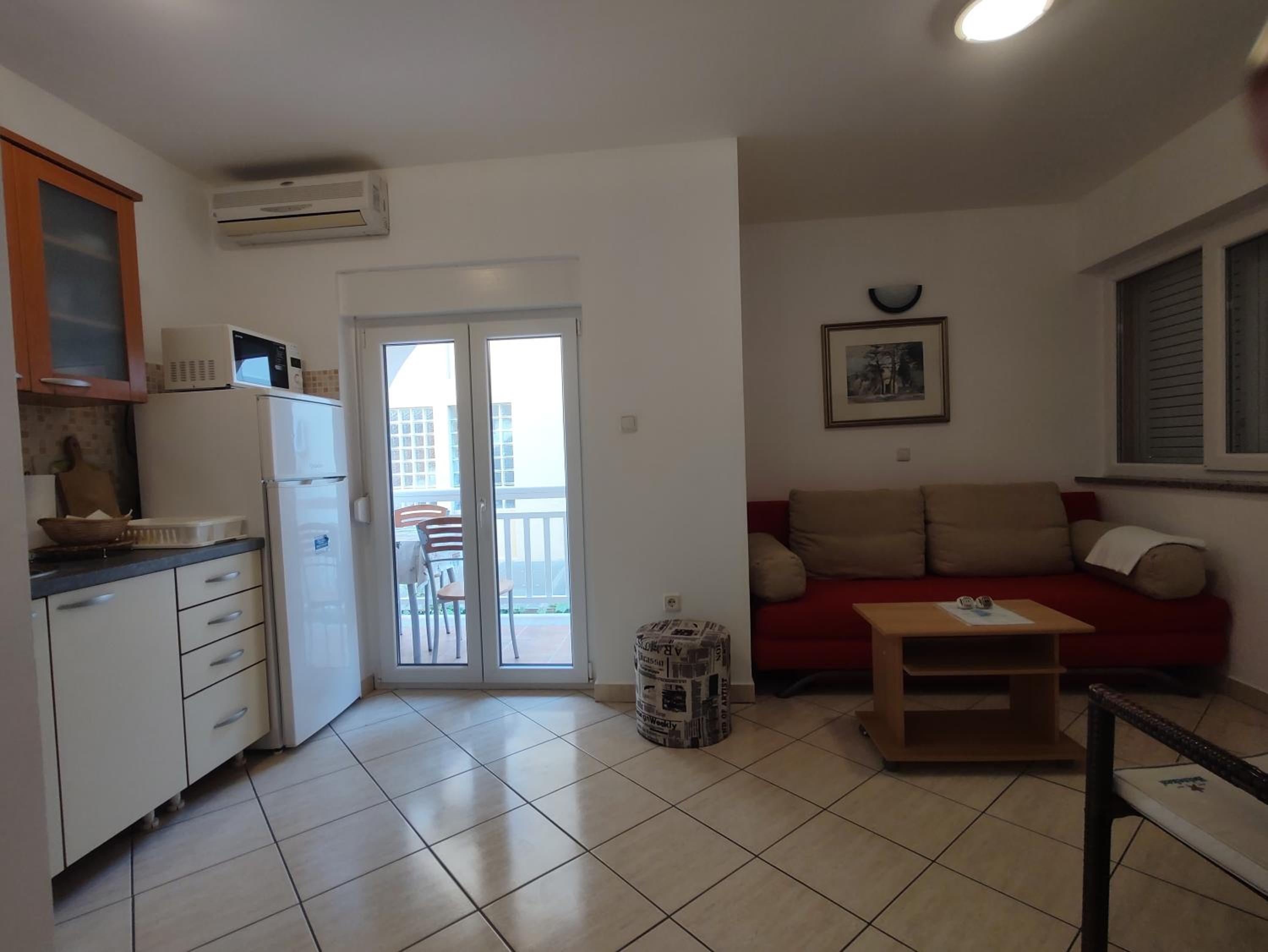 One-Bedroom Apartment - Photo 12