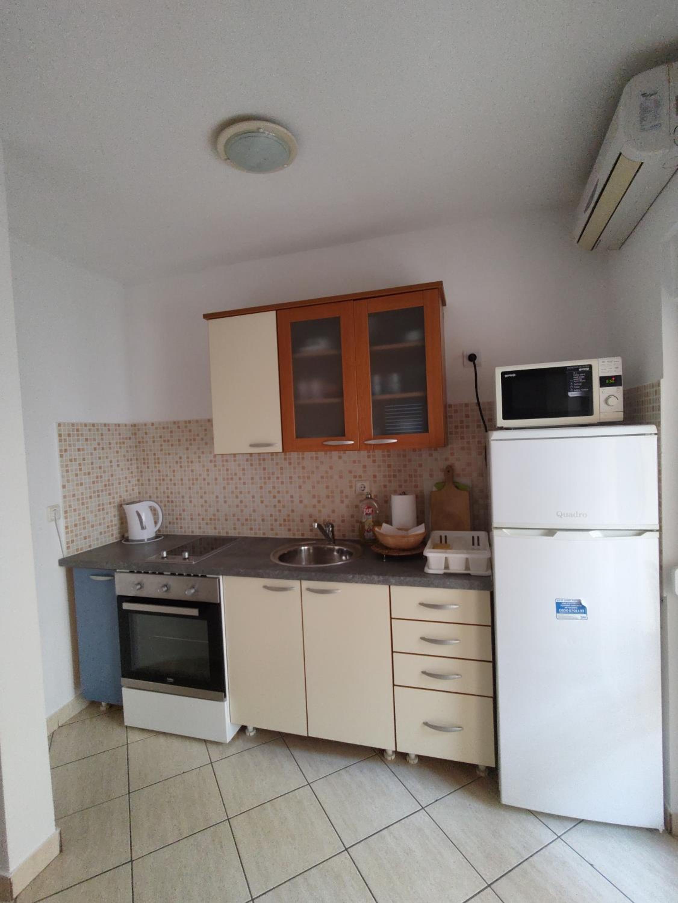 One-Bedroom Apartment - Photo 10