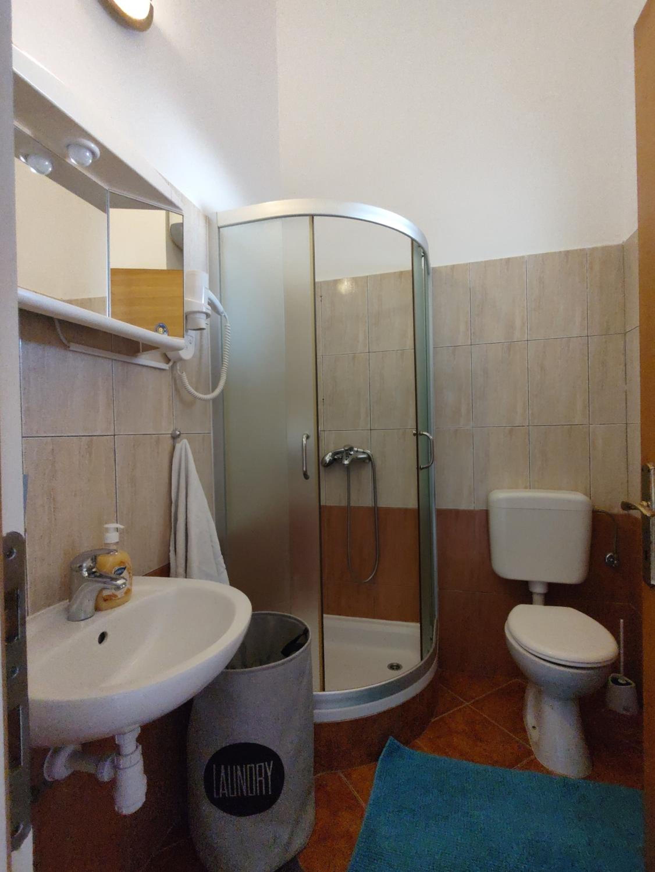 One-Bedroom Apartment - Photo 8