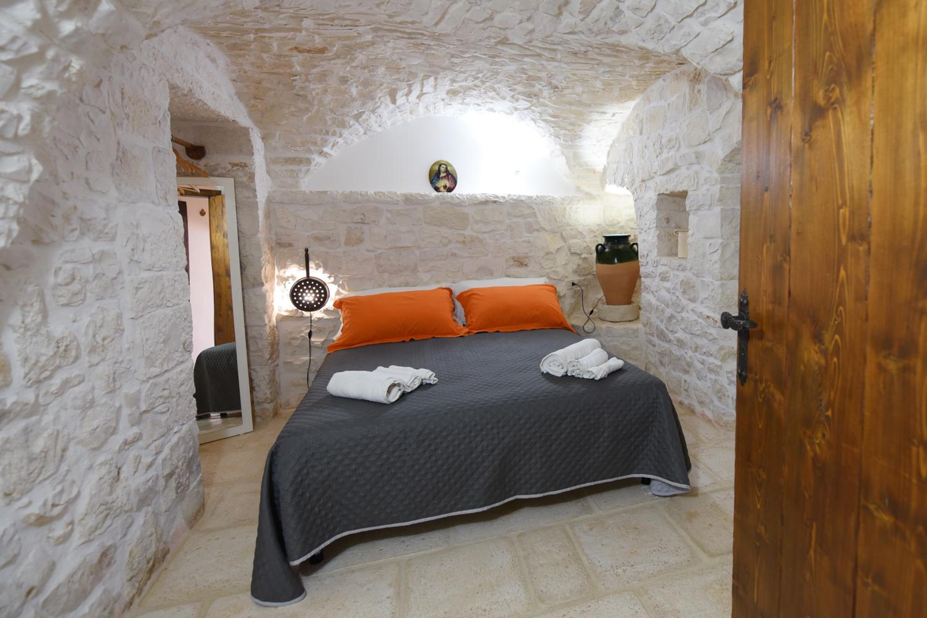 Two-Bedroom House - Photo 48