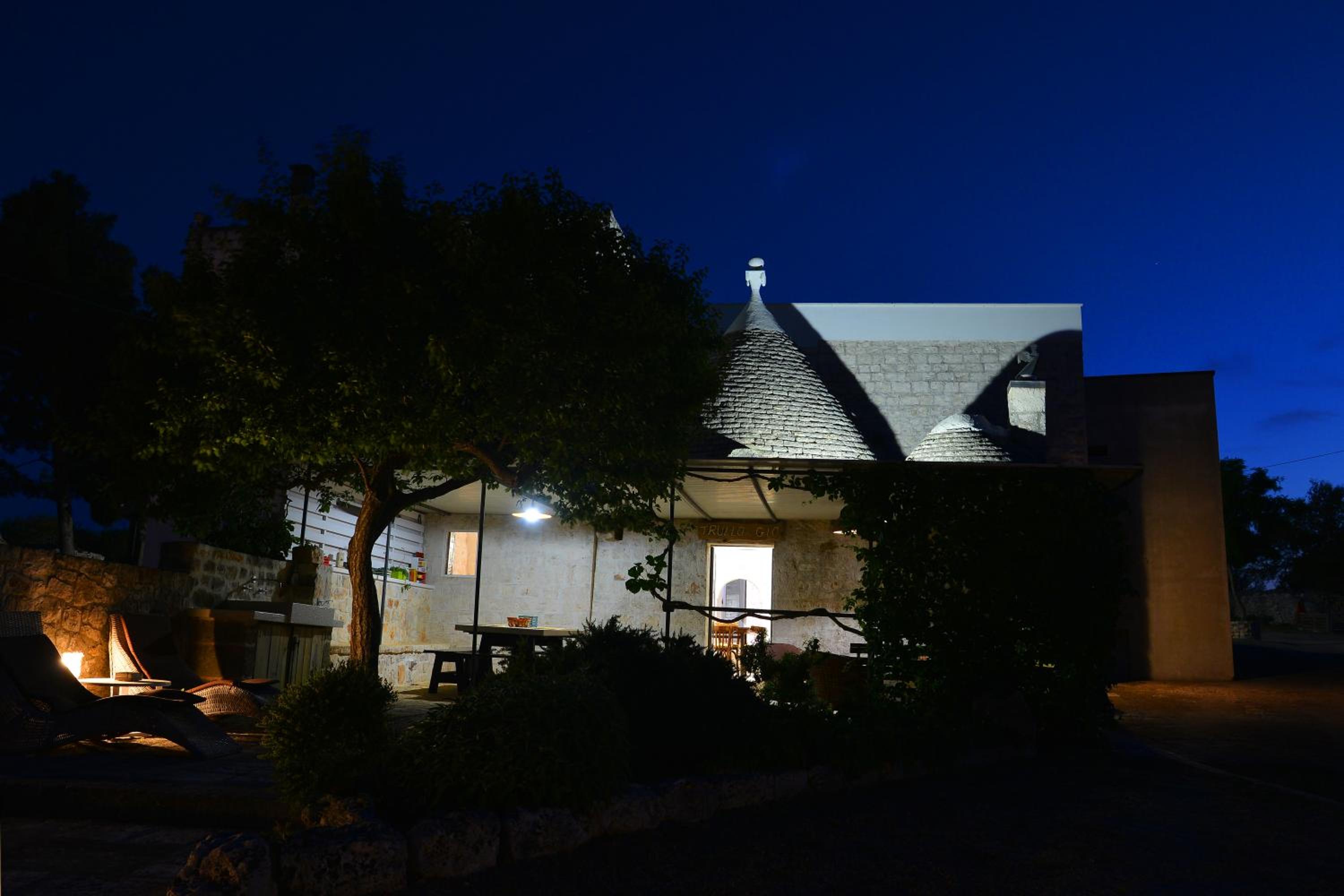 Two-Bedroom House - Photo 45