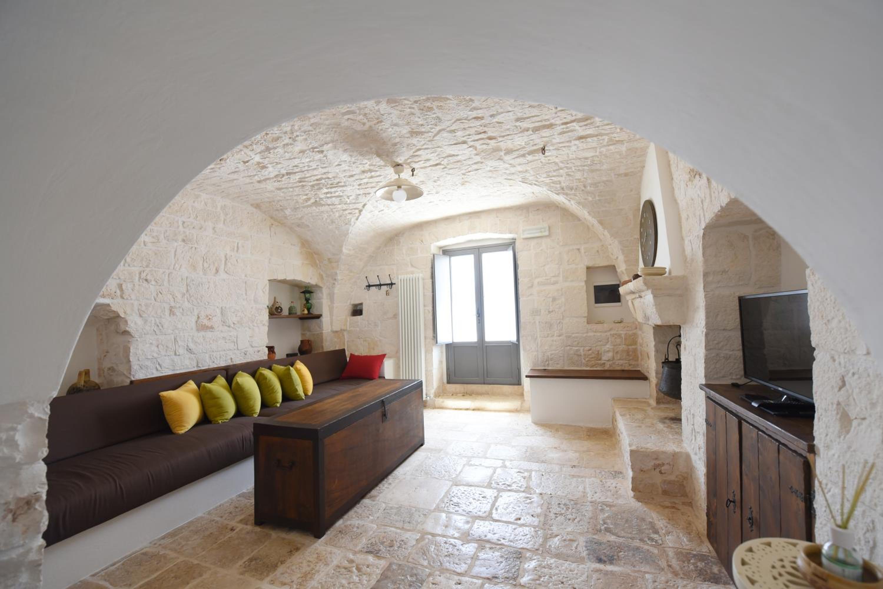 Two-Bedroom House - Photo 30