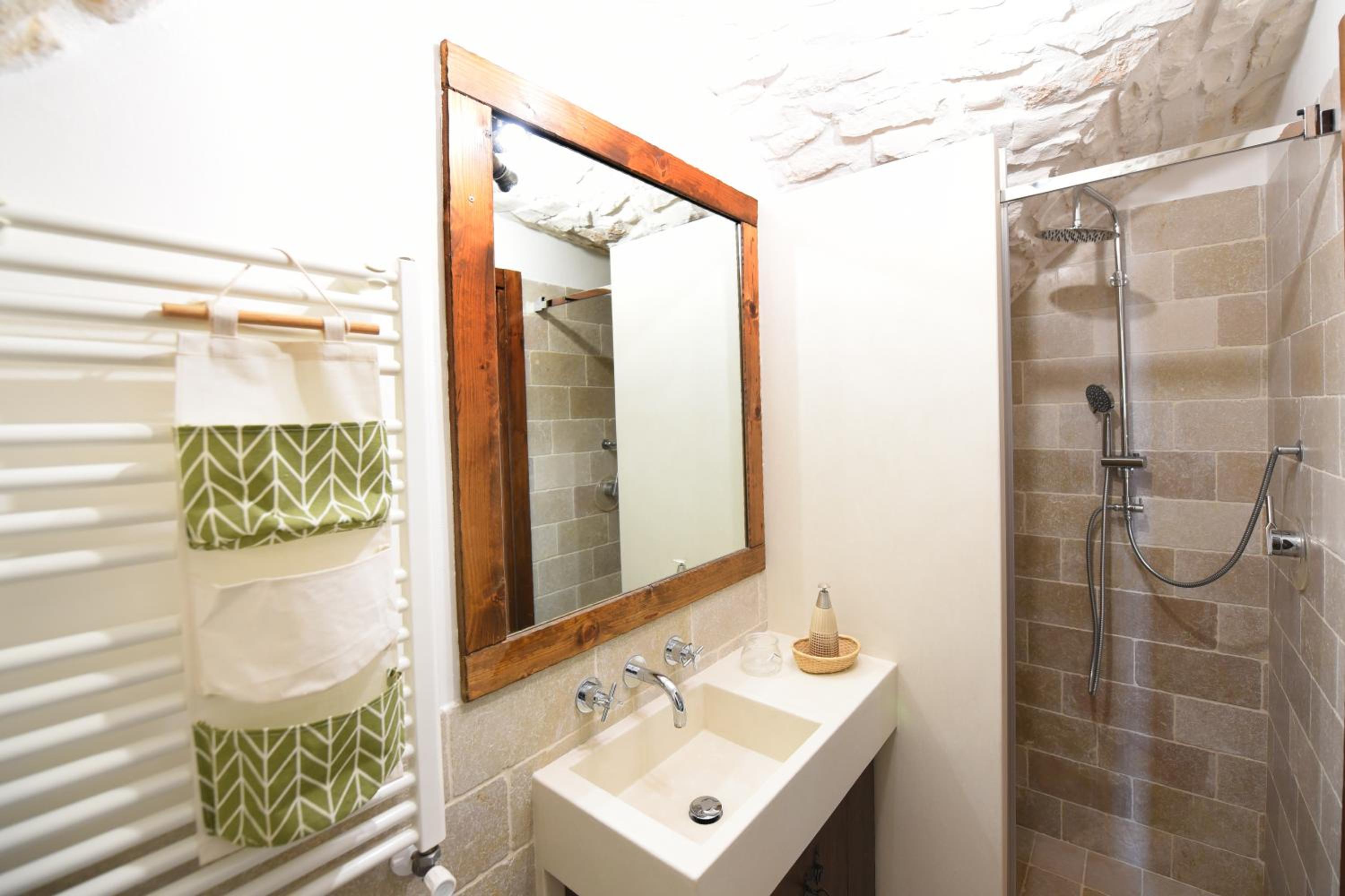 Two-Bedroom House - Photo 3