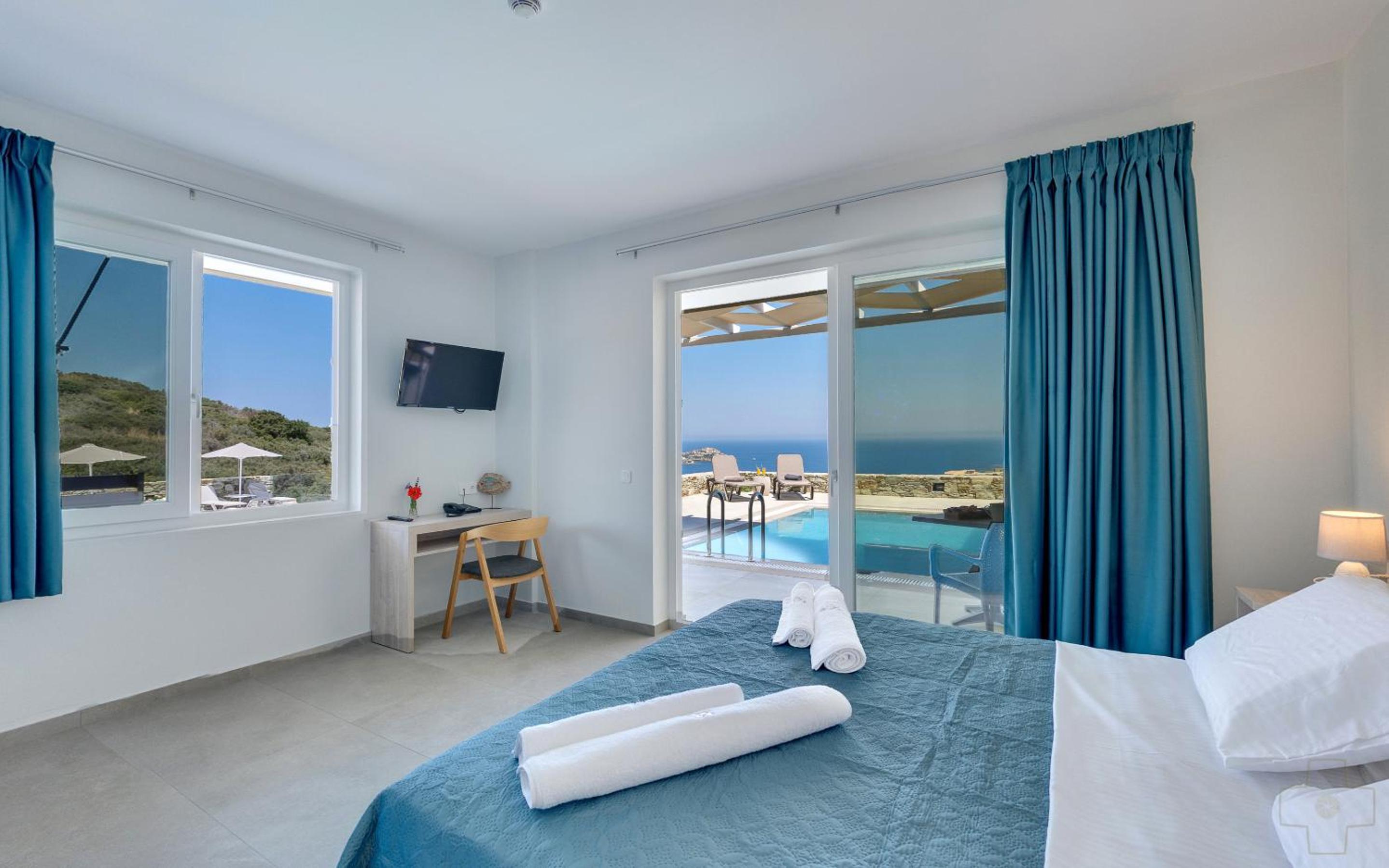Suite with Private Pool photo 3
