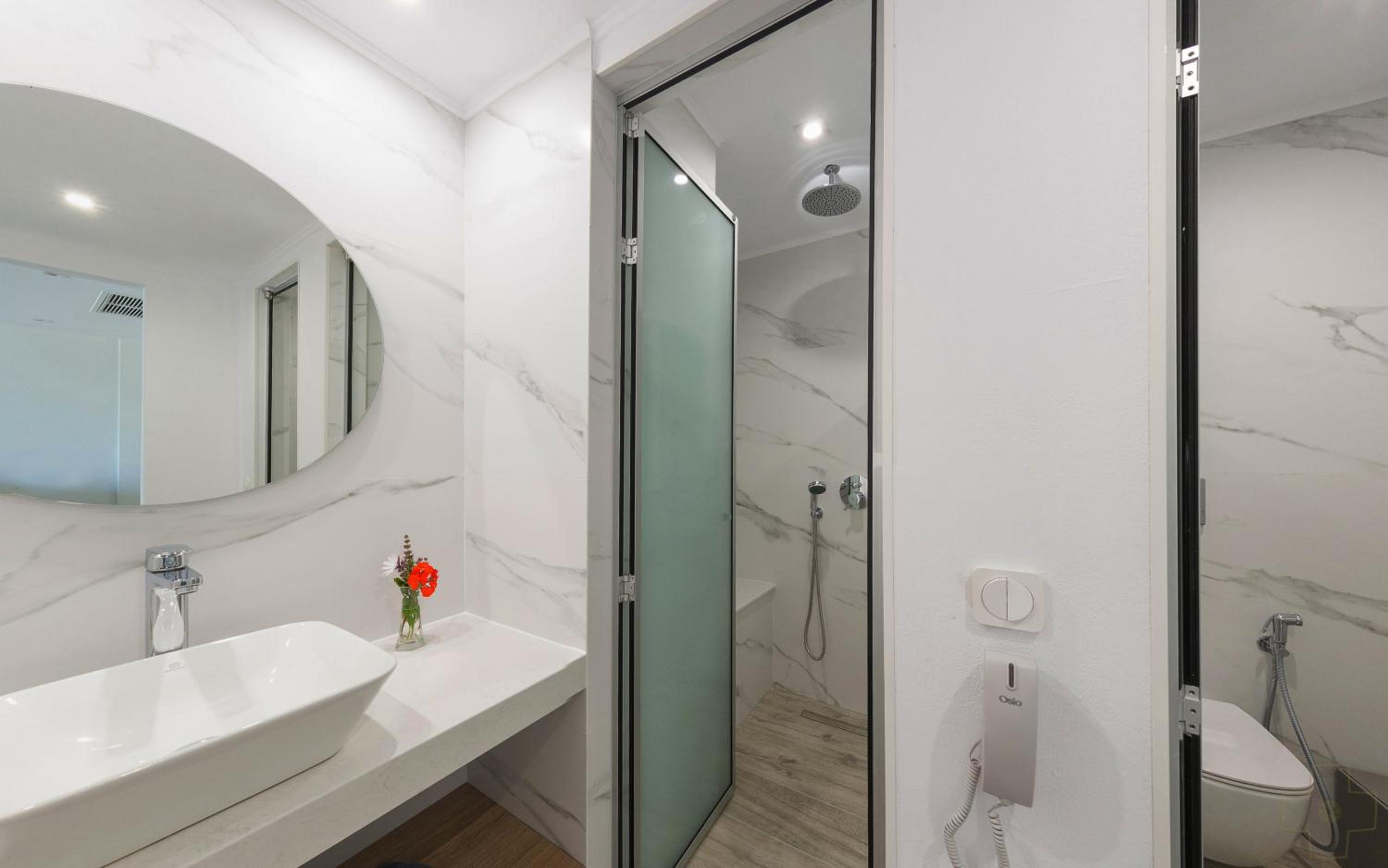 Queen Suite with Sea View photo 2