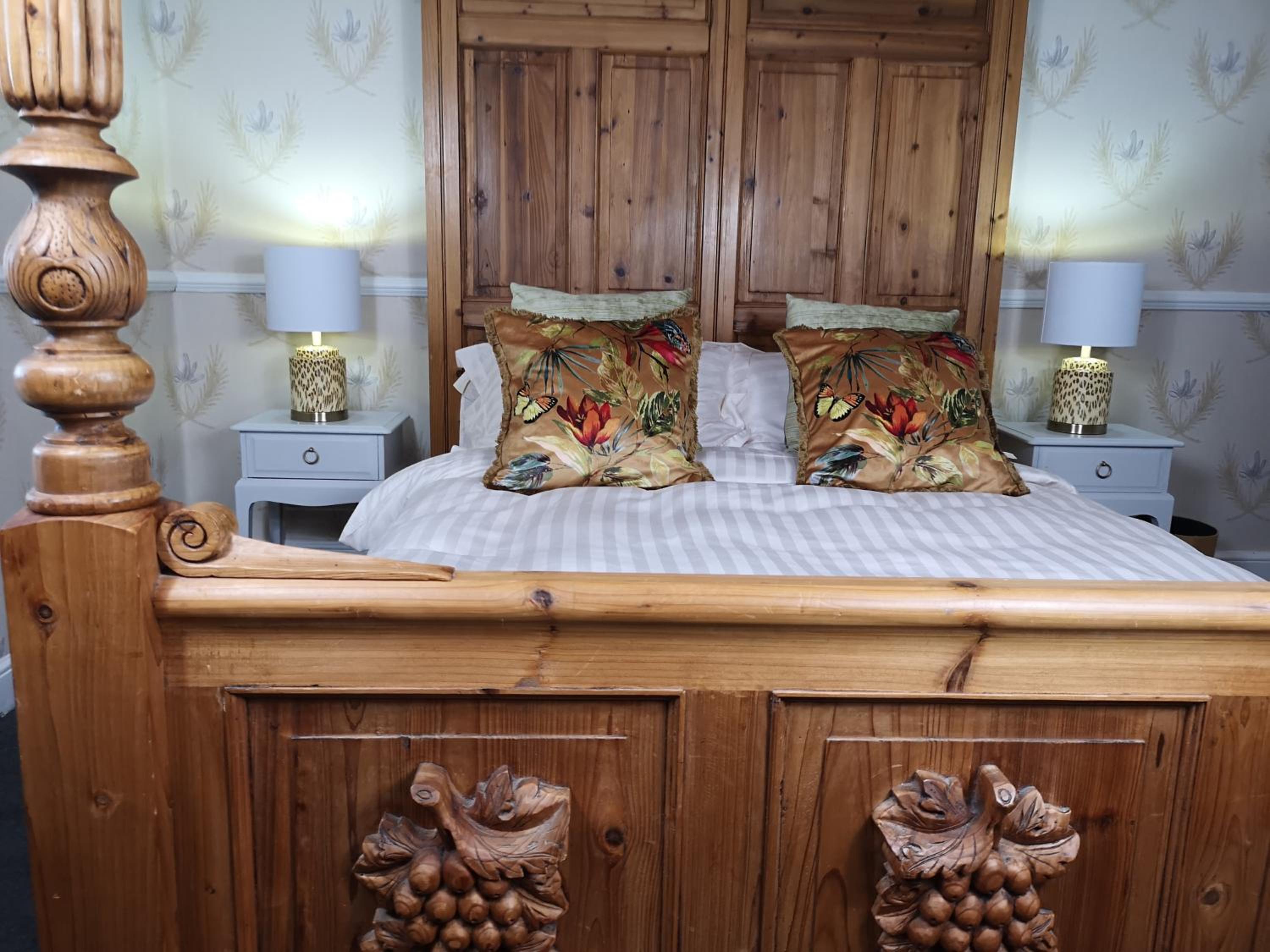 Deluxe King Room - Photo 46