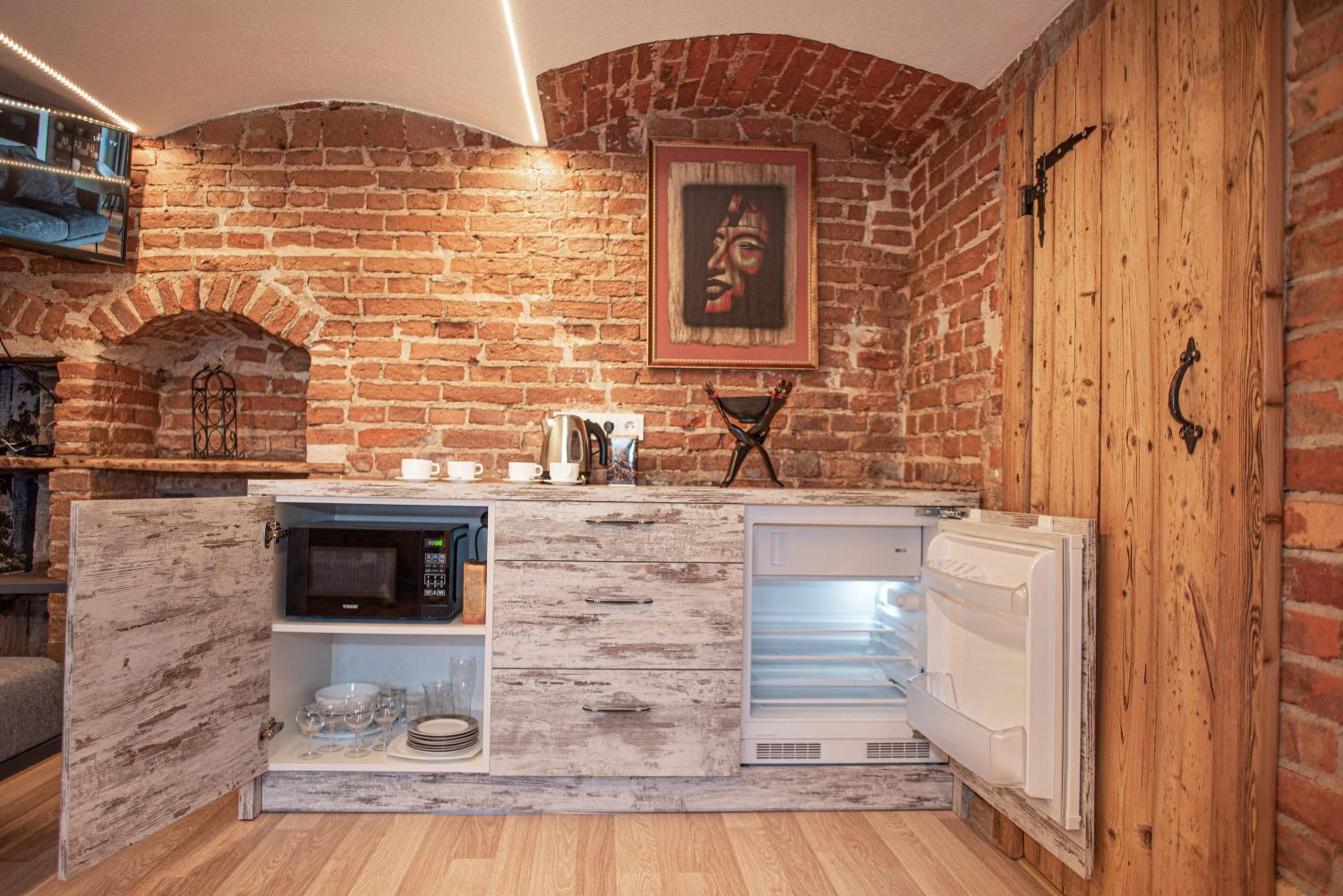 One-Bedroom Apartment - Photo 5