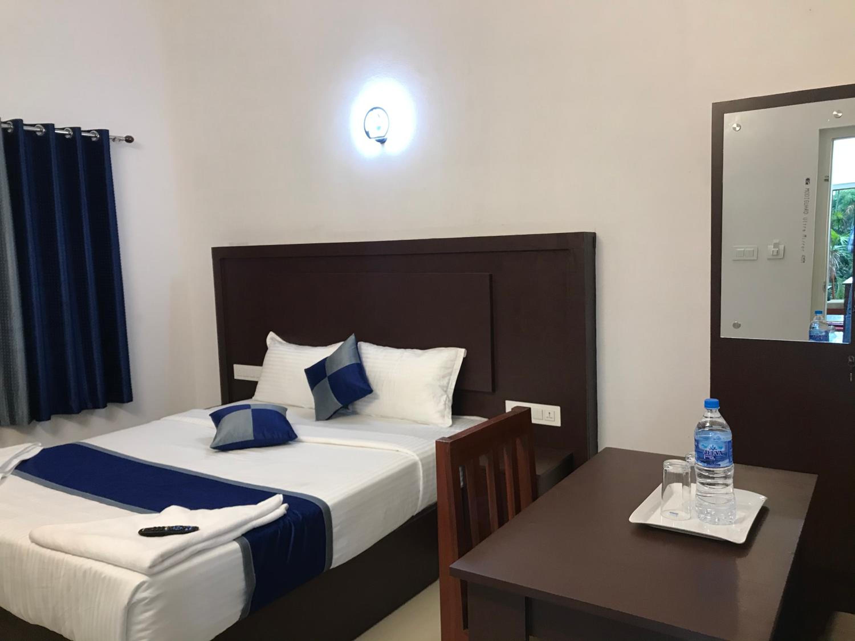 Deluxe Double Room with Extra Bed photo 3