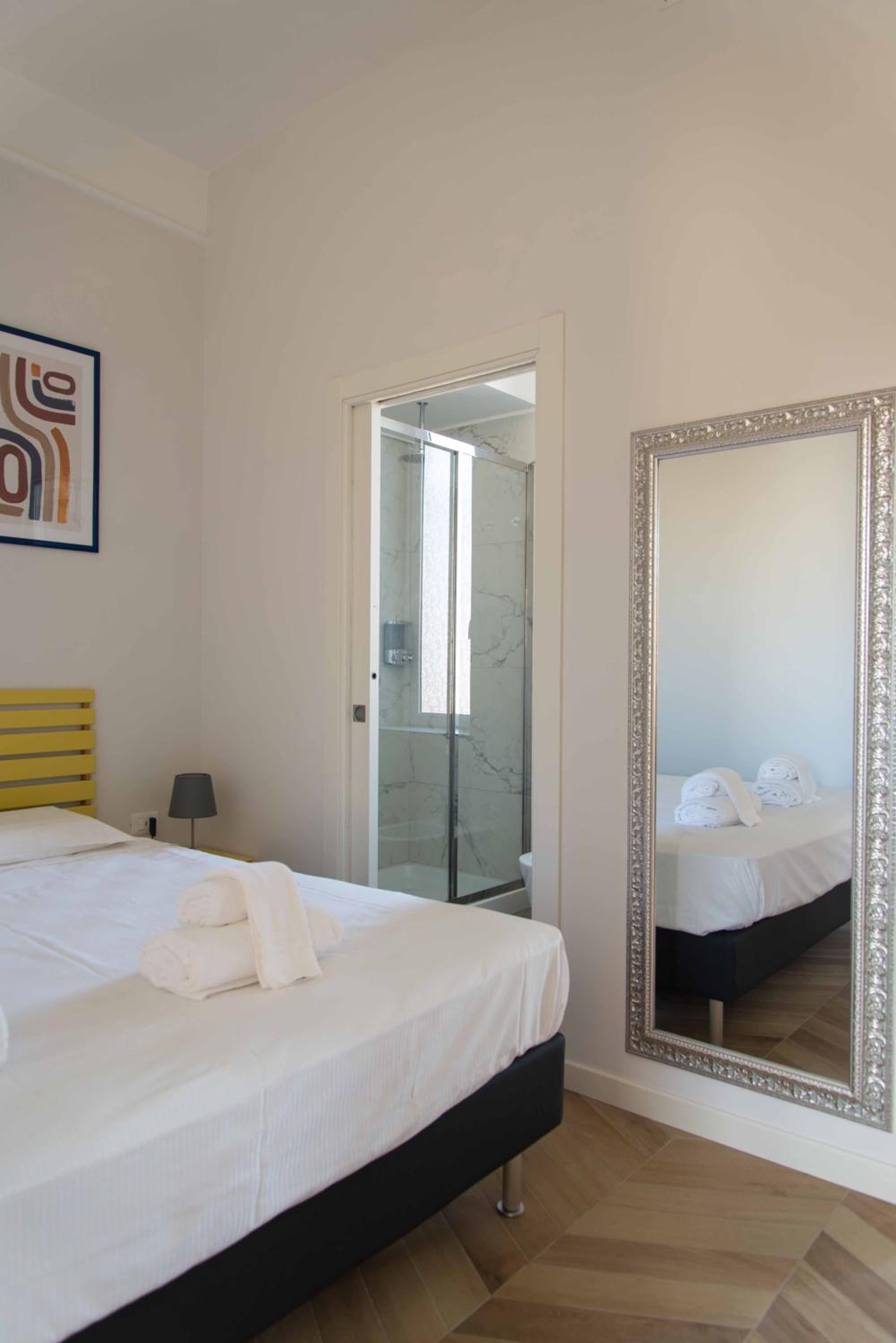 Deluxe Double Room with Balcony photo 3