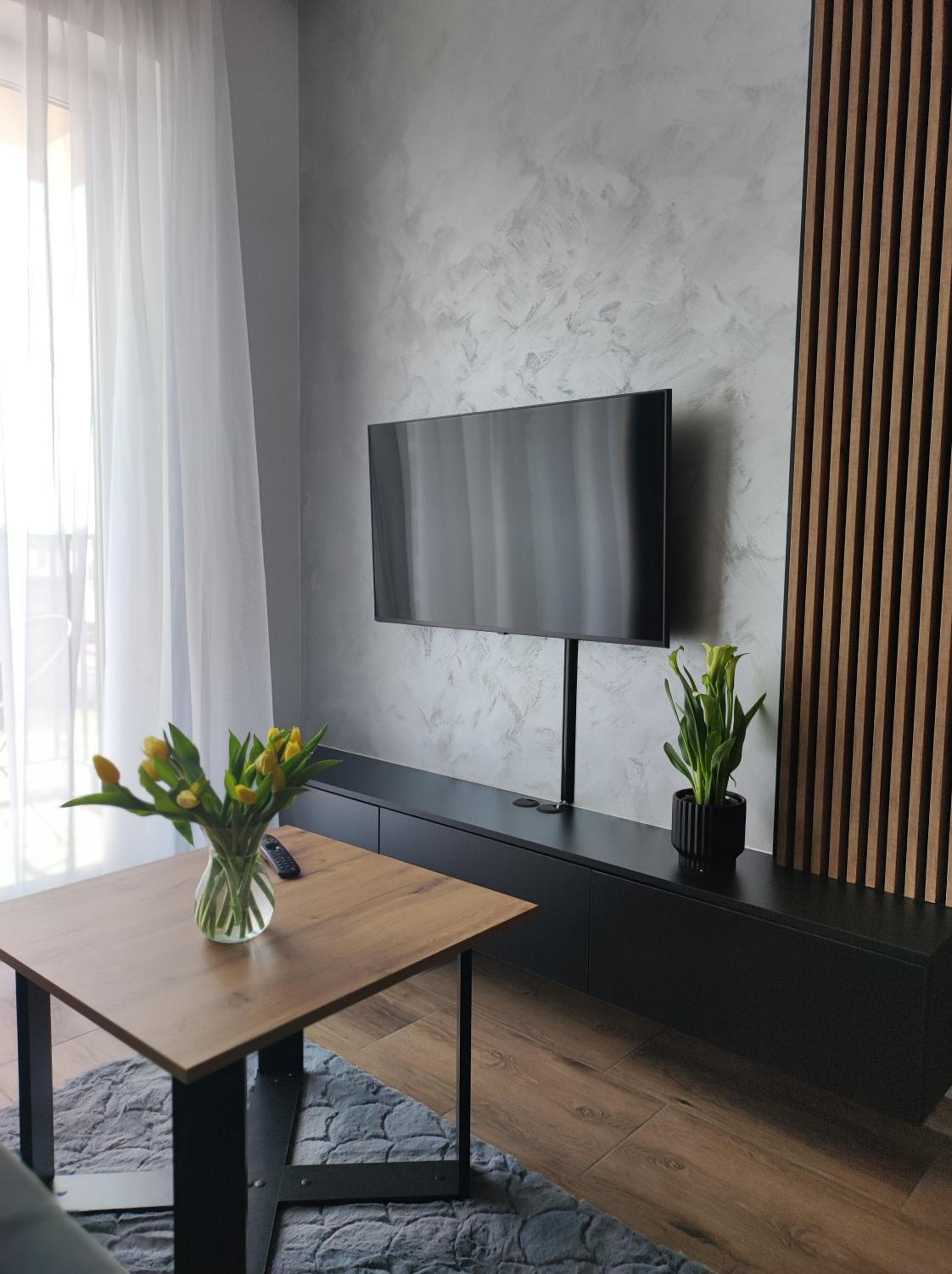 One-Bedroom Apartment - Photo 6