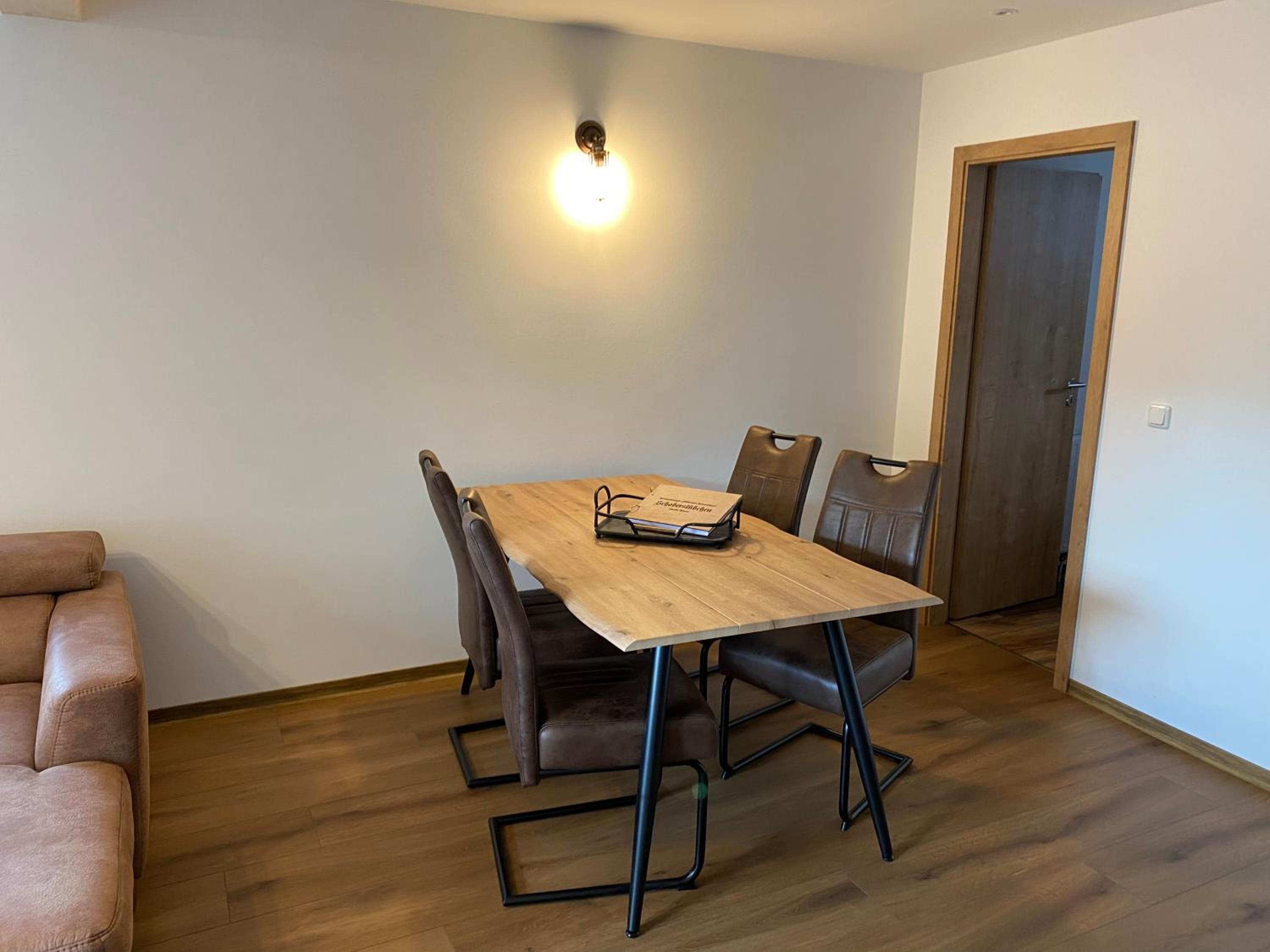 One-Bedroom Apartment photo 2