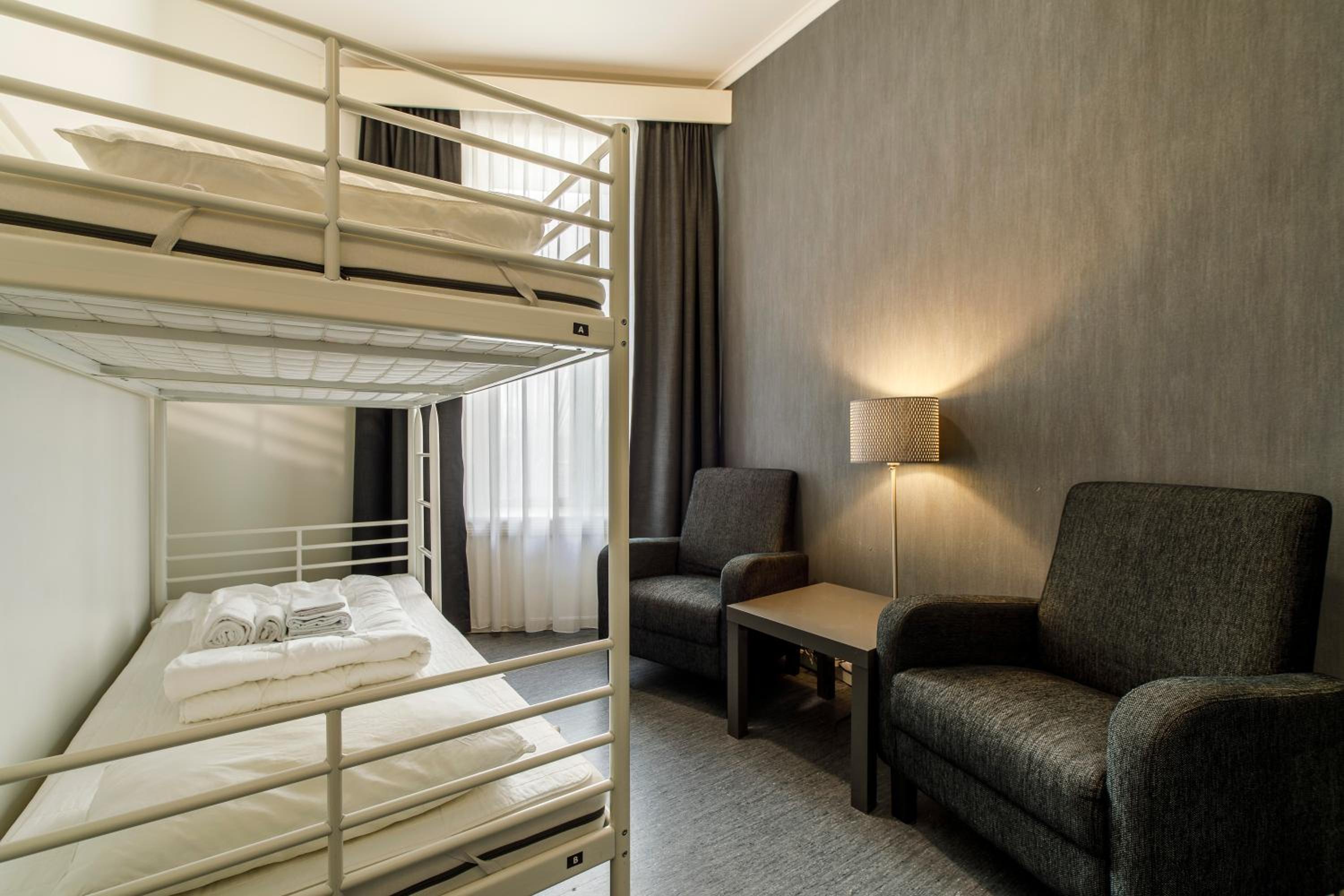 Mixed Dormitory Room