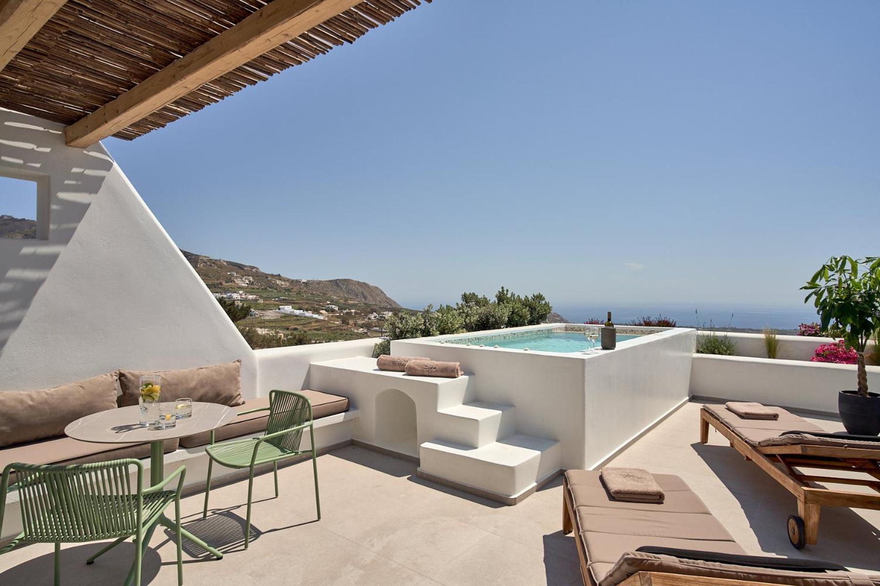 Maisonette Suite with Heated Plunge Pool & Sea View - Photo 10