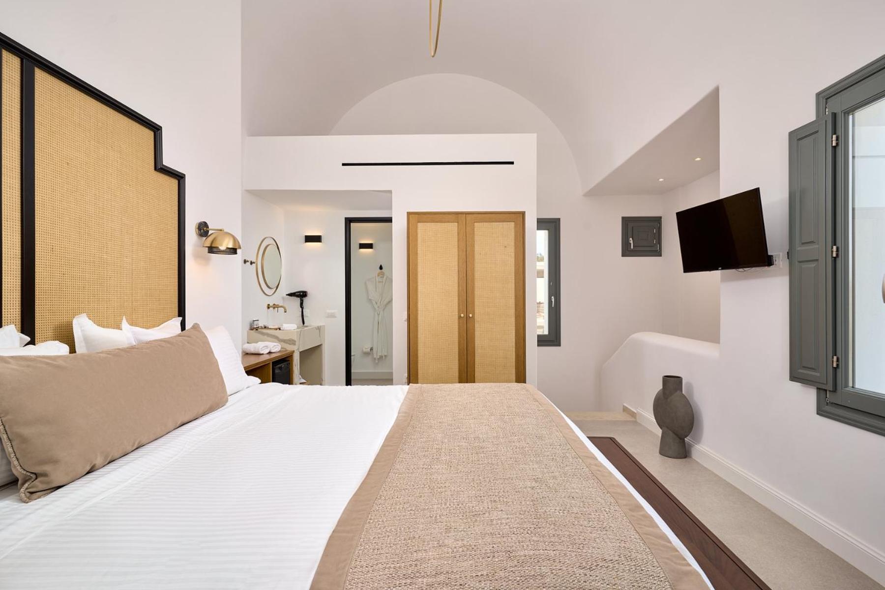 Maisonette Suite with Heated Plunge Pool & Sea View - Photo 15