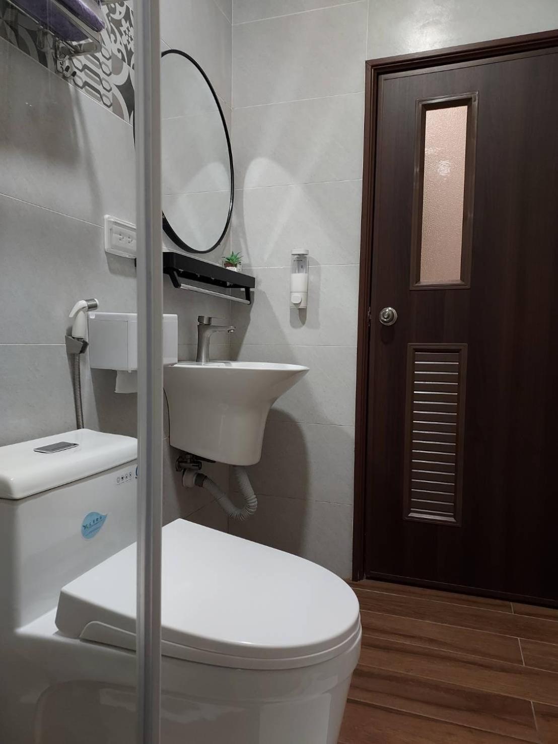 Family Room with Private Bathroom photo 3