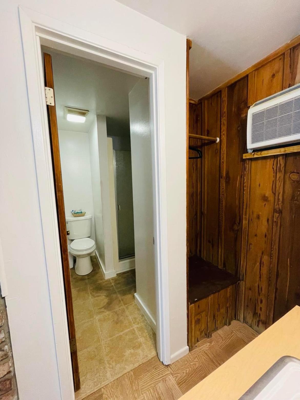 Budget Double Room - Photo 4
