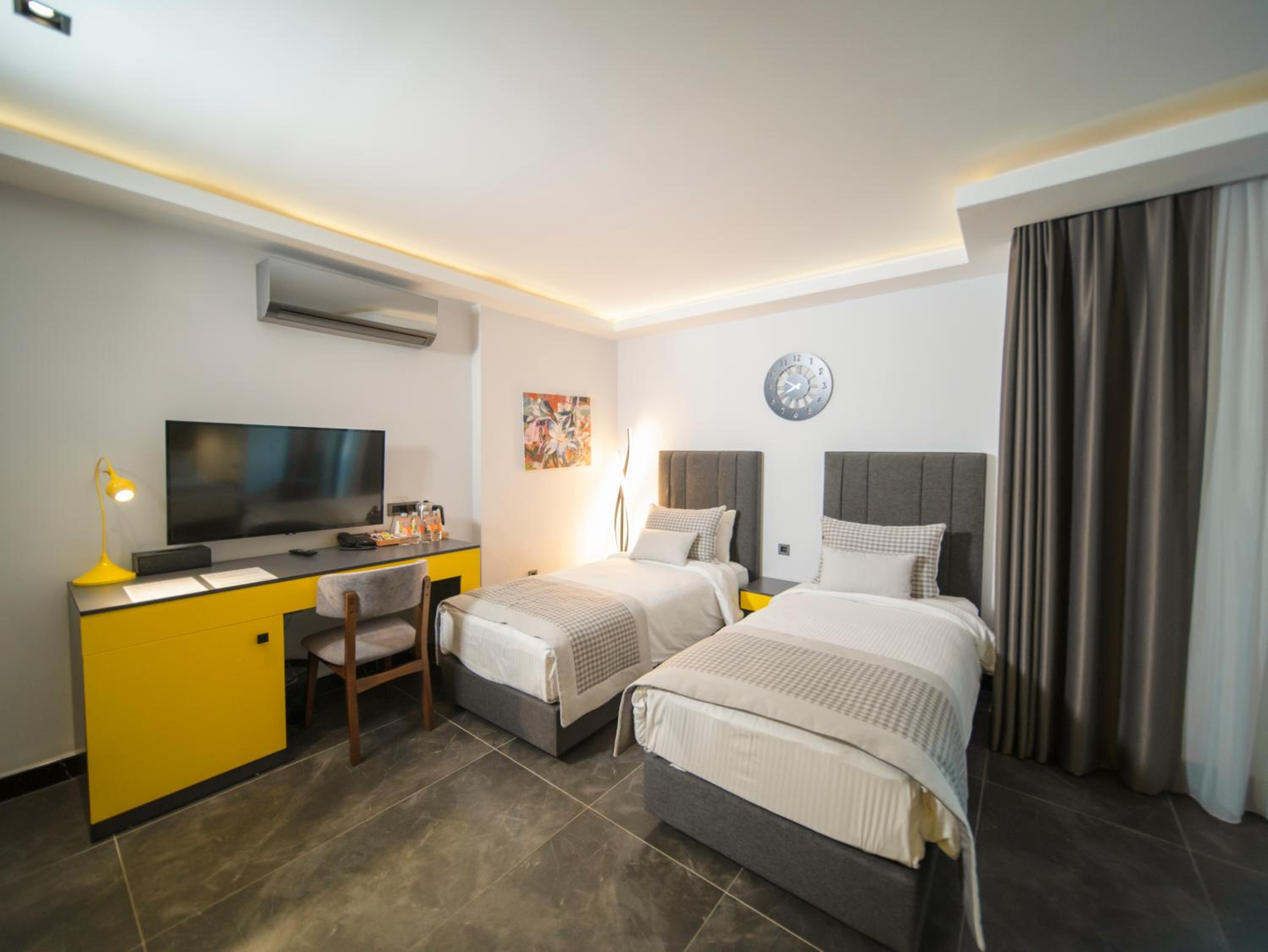 Deluxe Double Room - Photo 1