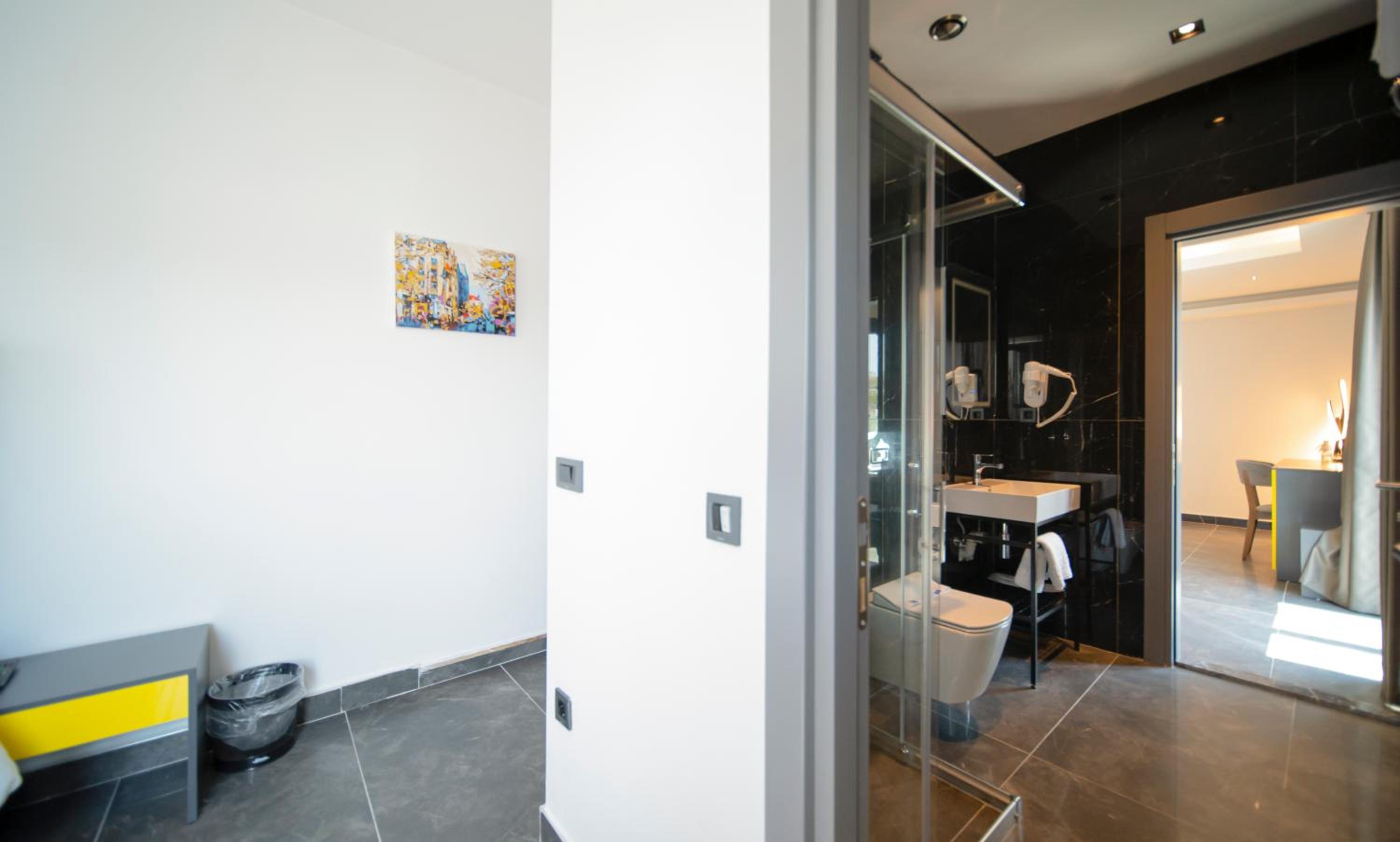 King Suite with Balcony - Photo 8