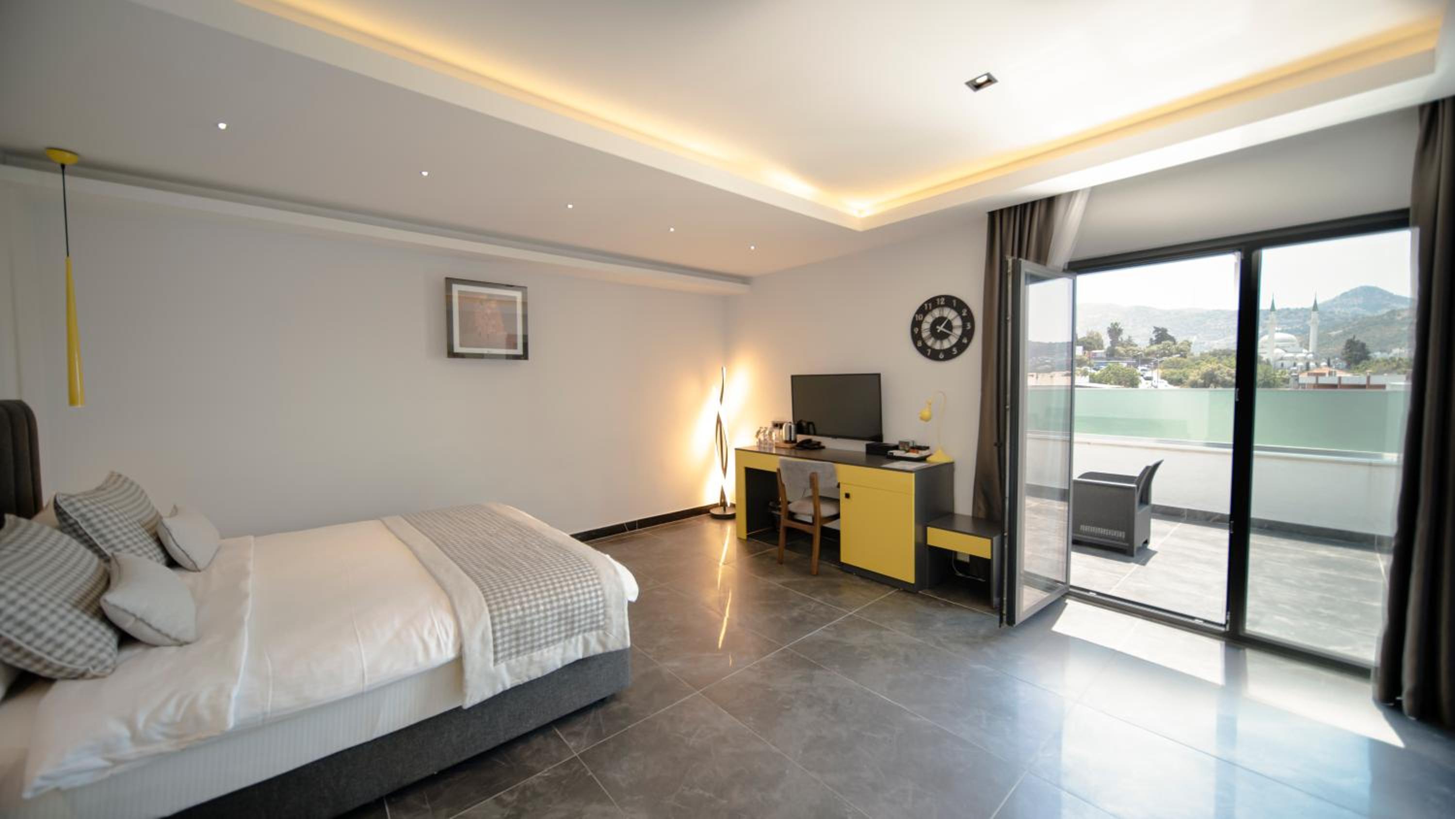 King Suite with Balcony - Photo 1