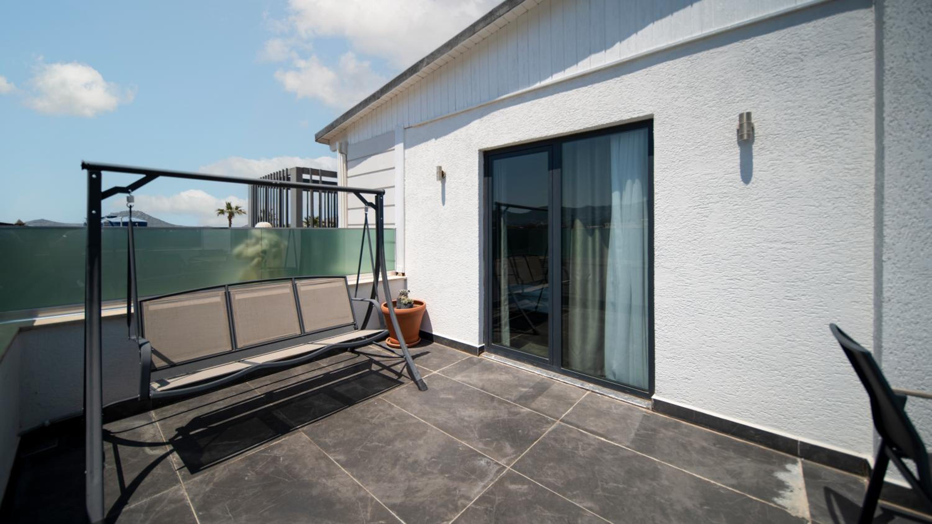 King Suite with Balcony - Photo 12